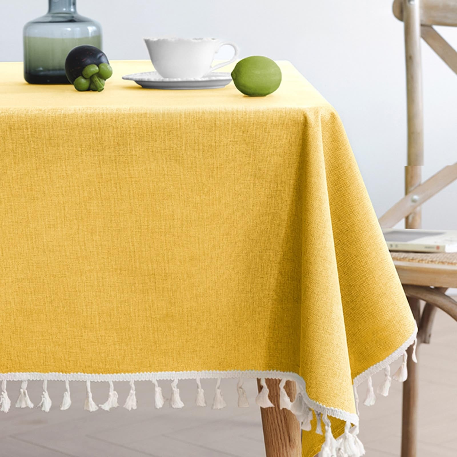 Nappe rectangulaire à pompons de couleur unie 140 x 210 cm