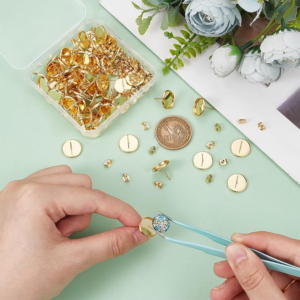 UNICRAFTALE Circa 60pz 18K Placcato Oro Grezzi Orecchini A Perno Cabochon Rotondi Orecchini Castoni Vassoi Perno In Acciaio Inossidabile Risultati A Tazza con Anello e Retro Dell'Orecchino per DIY