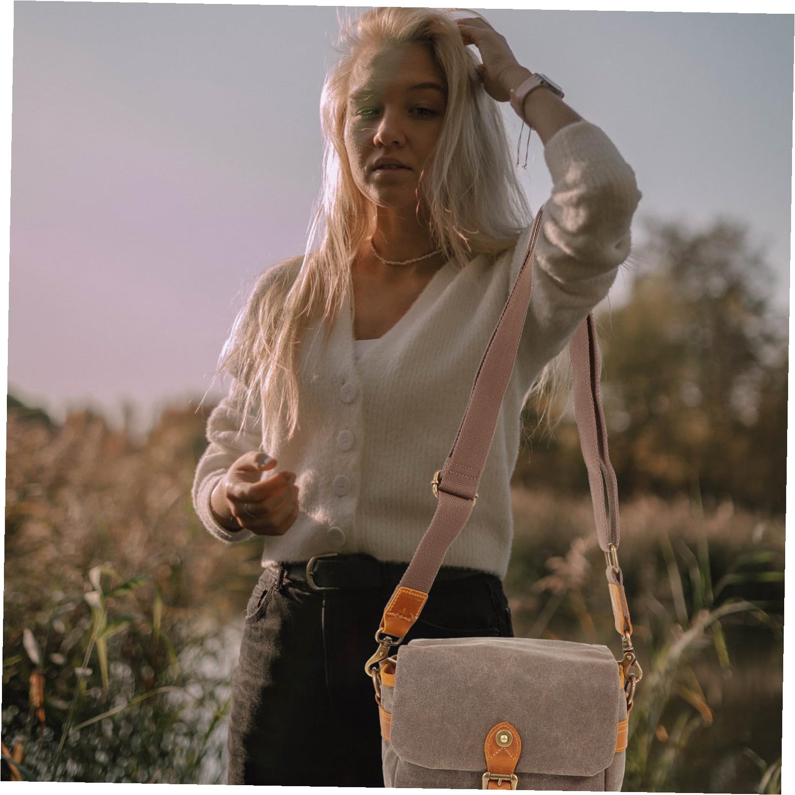 UKCOCO Borsa Porta-fotocamera a Tracolla Resistente All’acqua Ampia Capacità, Antiurto e Cinturino Regolabile, Custodia Portatile per Fotocamere Mirrorless per Viaggi ed Esterni