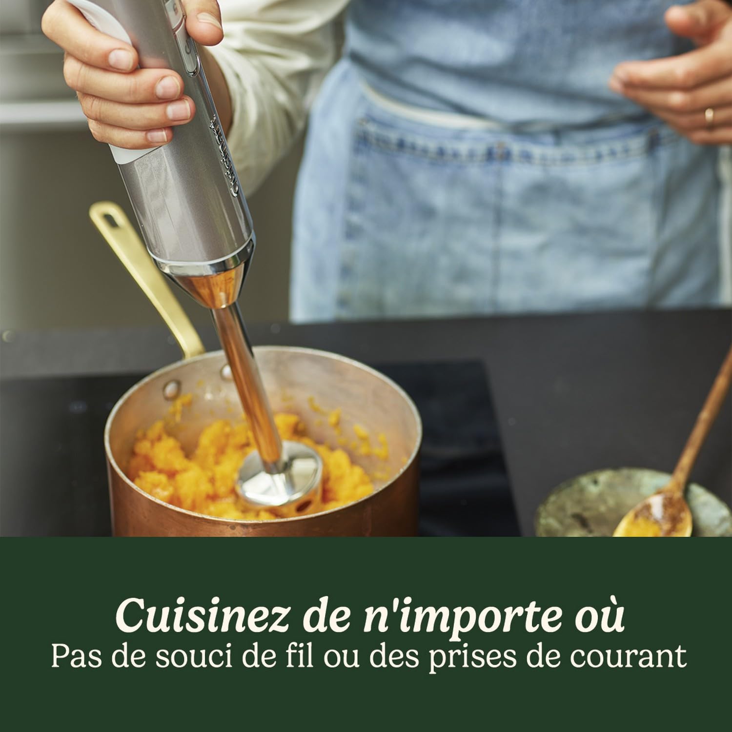 Cuisinart 3-en-1 Power Hand Blender - Fouet électrique en acier inoxydable, mélangeur à bâton et carafe sans BPA de 700 ml, mini hachoir de 250 ml - Portatif, sans fil - Chargement USB, Rechargeable