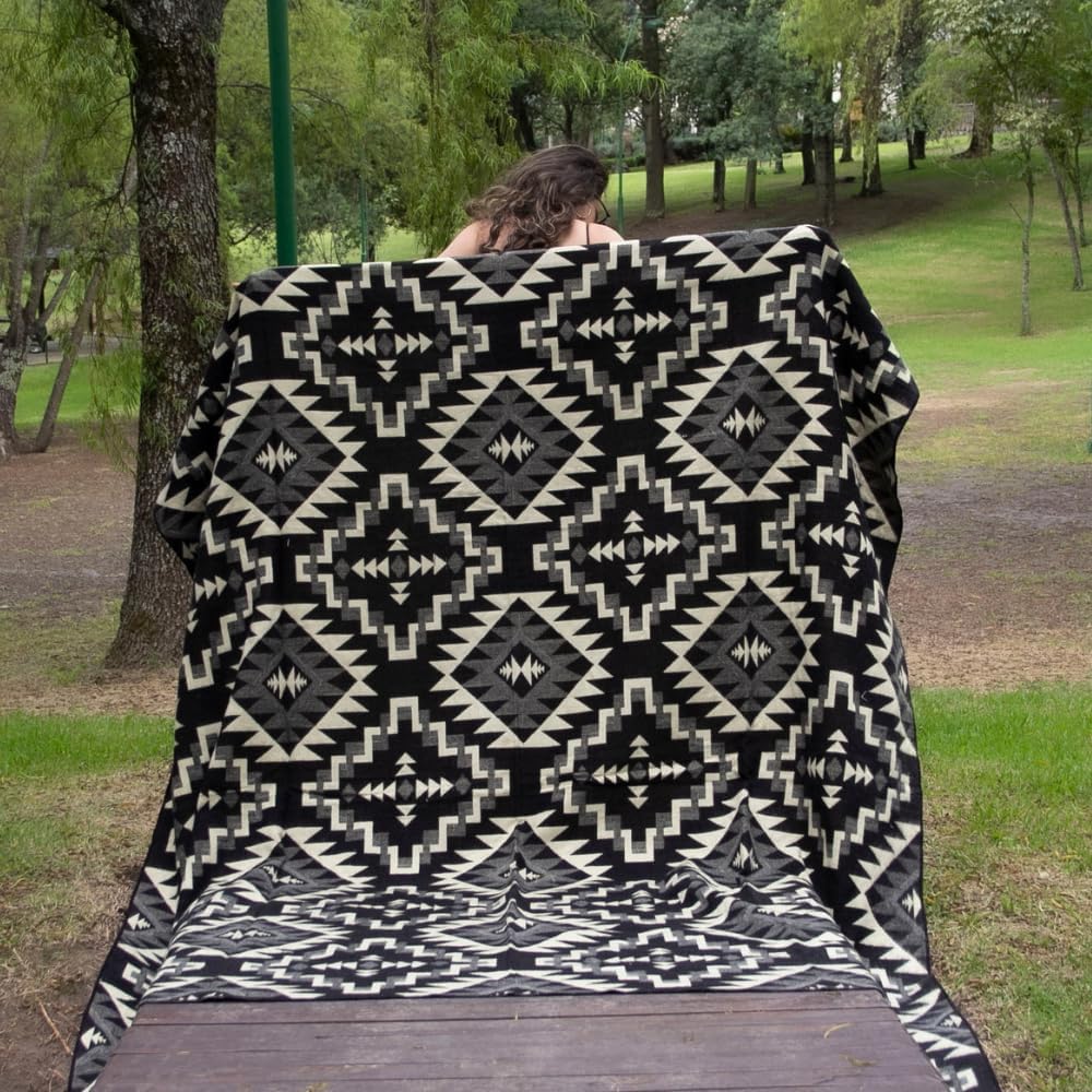 Tommy Lion - Cozy Alpaca Wool Blanket, Hypoallergenic, Soft, Lightweight, Handwoven, Sensitive Skin Friendly. Made in Ecuador. Real Alpaca. Queen Size. Natural Black Color - Image 3