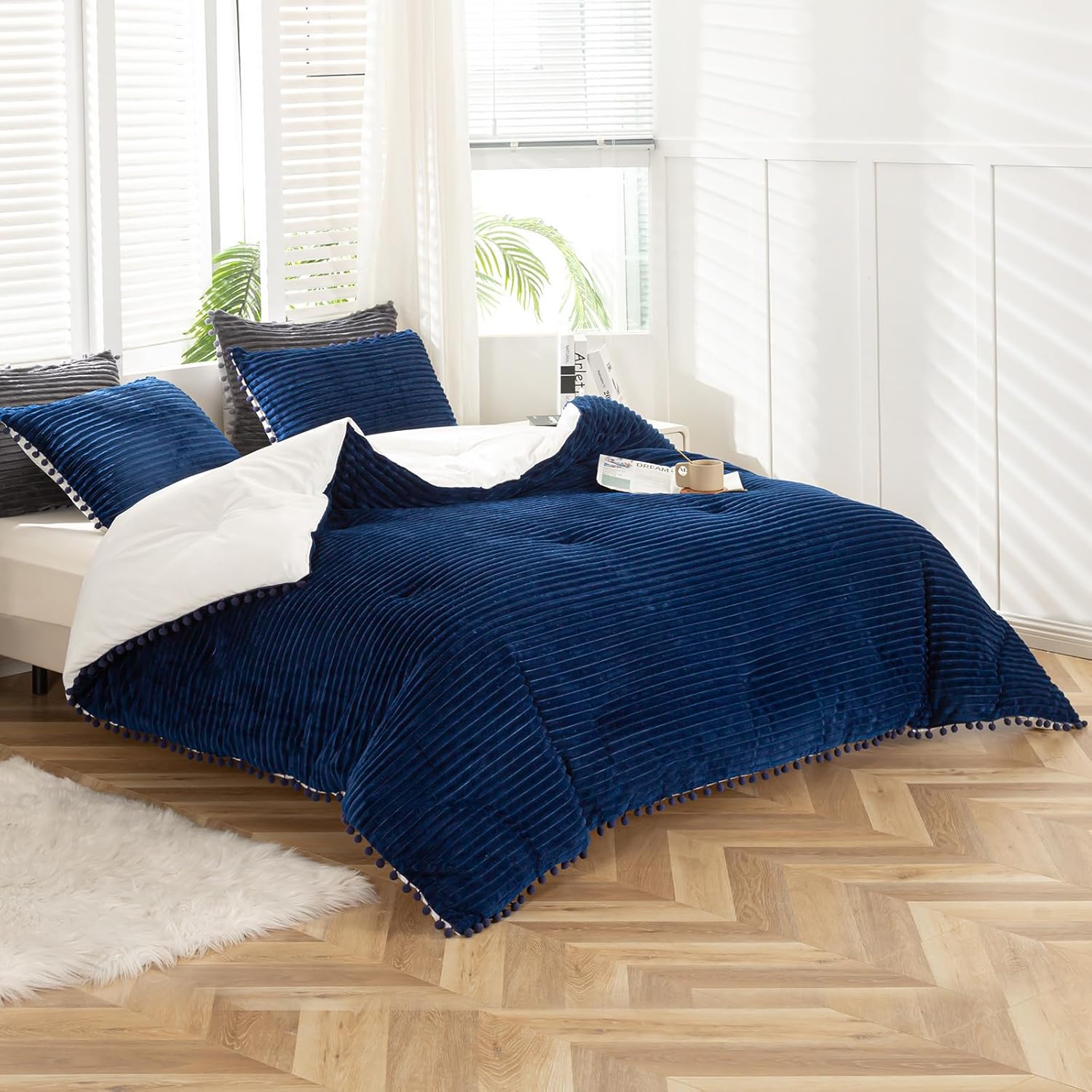 GOHOME 3pc Comforter Set Queen Ultra Soft Sherpa Fleece