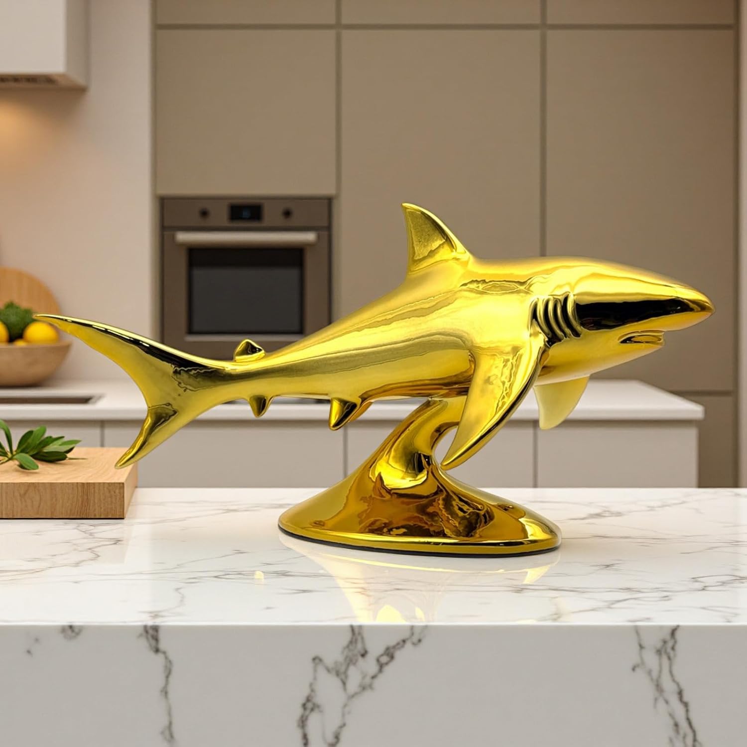 11.8 INCH Shark Statue Electroplate Figurine Decorative Sculpture Resin Collectible Gifts for Shark Lover Office Home Decor Desk Accessories Decoration Tabletop Figurines Outdoor Decor (Gold)