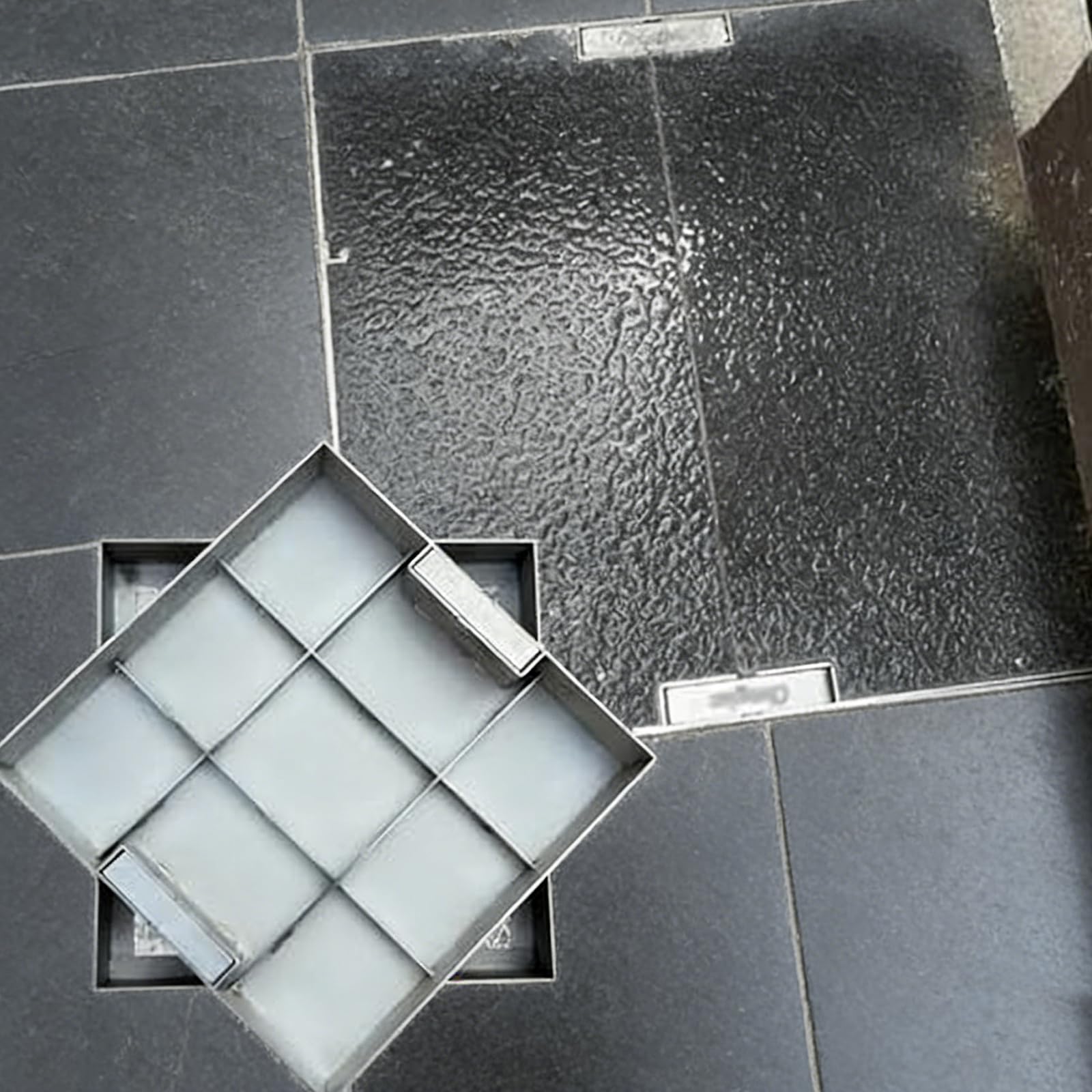 Solución duradera para tanque séptico con tapa de acero inoxidable oculta