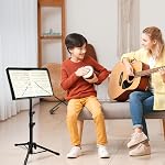 70IN Sheet Music Stand, Tall Music Standing pour partitions de musique Hauteur- Support de partition réglable avec sac de transport pour guitare, violon, Ukulele (33-70IN-B)