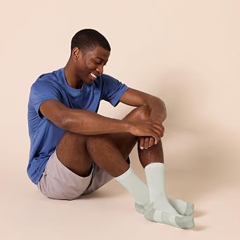 Amazon Essentials Men's Performance Cotton Cushioned Moisture Control Socks, Athletic Crew, Breathable