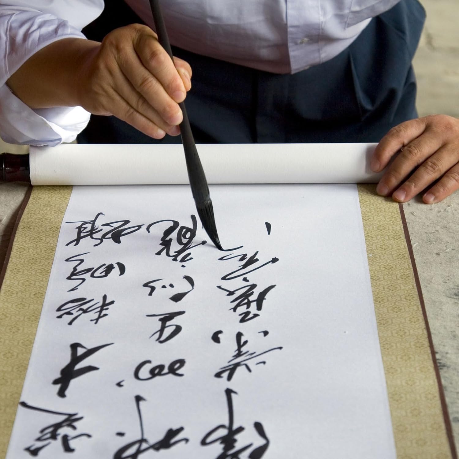 PATIKIL 47x16 Inch Xuan Paper Scroll, Silk Half Raw Ripe Blank Hanging Xuan Paper Chinese Calligraphy Practice Roll for Art Painting Home Decor, Beige