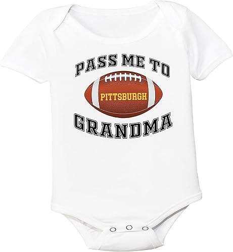 Body de bebé Football Pass Me to GrandMa para los fanáticos de Pittsburgh