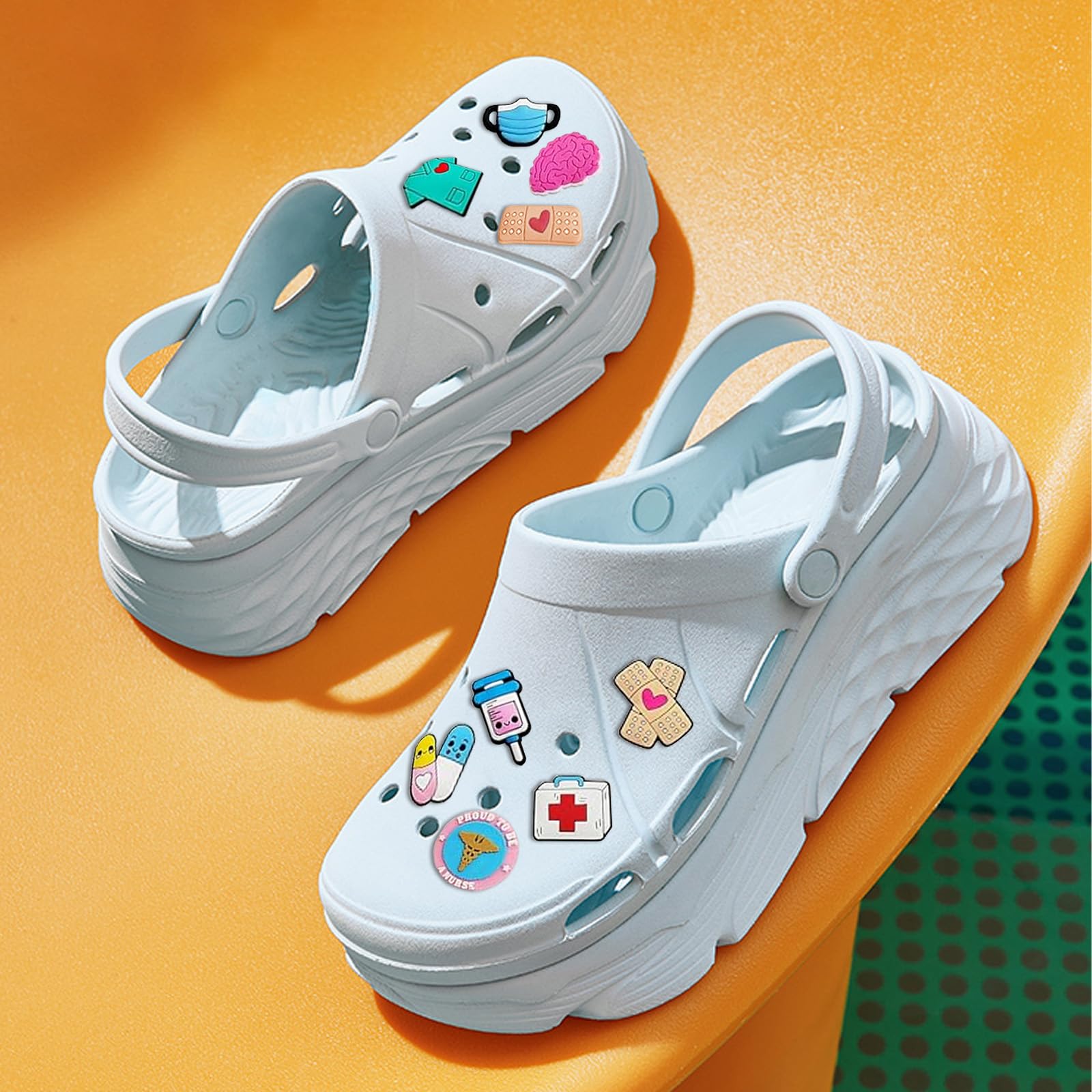 40 PCS Nurse Doctor Accesorios para Crocs Shoes,Medical Care SeriesCrocs Accesorios DIY,zapatos de enfermera, colgantes para adolescentes, mujeres y hombres, Cloruro de