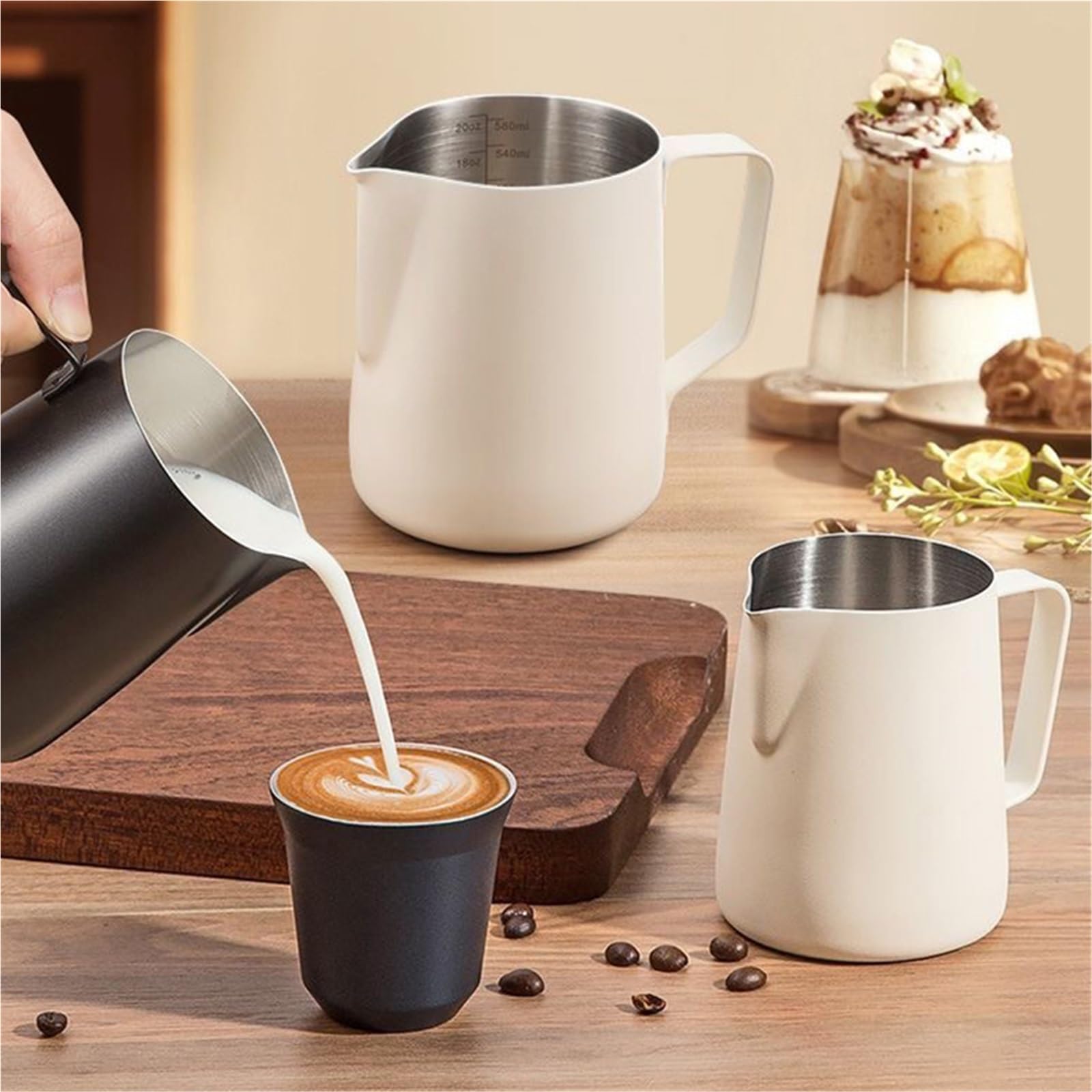 2 Stück Edelstahl-Milchaufschäumkrug mit langem, abgerundetem Auslauf, Latte-Art-Krug, Milchkännchen, Milchaufschäumer, Barista-Milchdampfkrug(Silver,350ml)