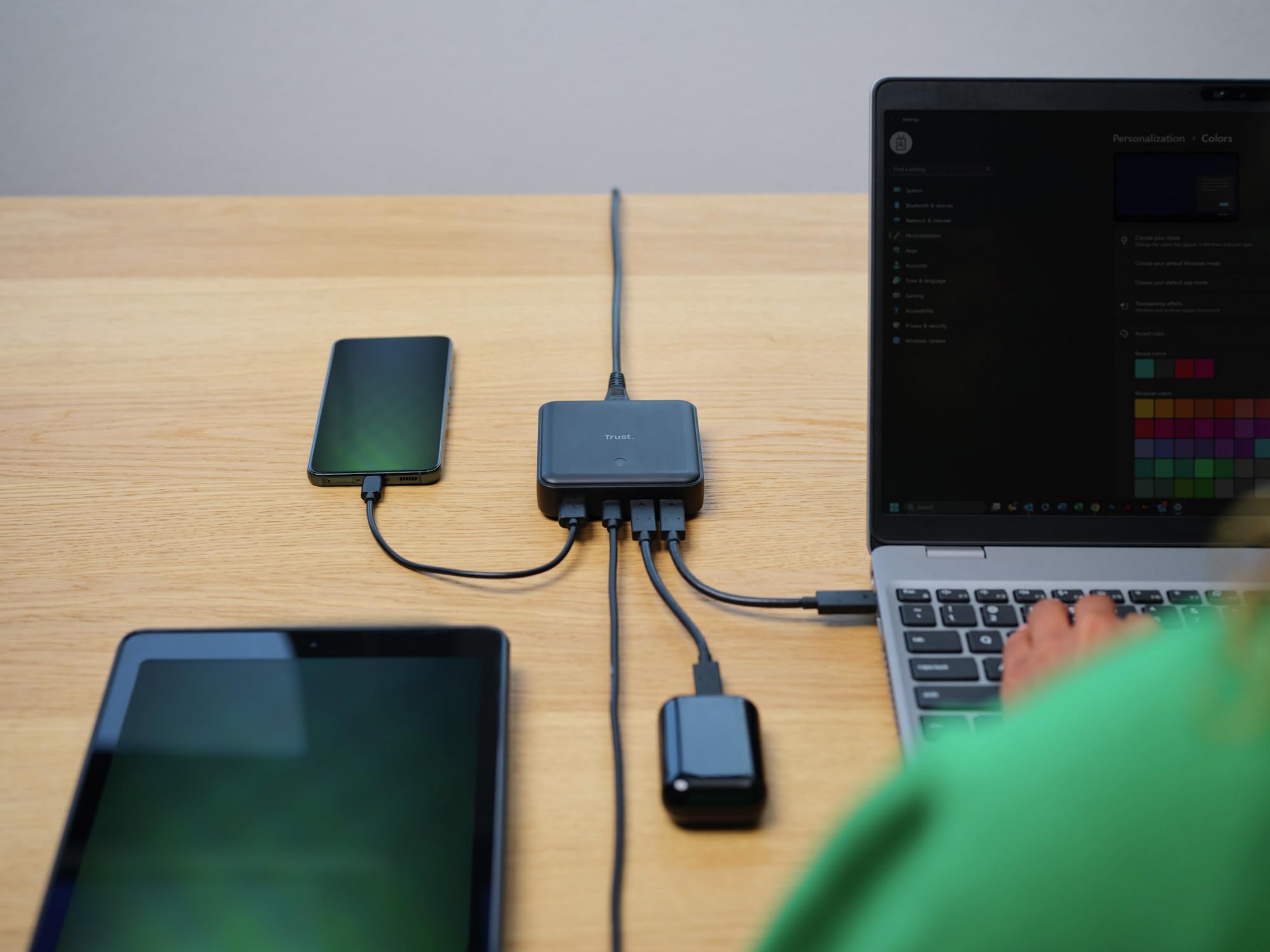 Trust Maxo 100W Multipresa USB C, Caricatore USB-C x3 USB-A x1 | Cavo di Alimentazione 1,5 m, Hub Stazione di Ricarica USB Multipla per iPhone Samsung Galaxy Tablet Laptop