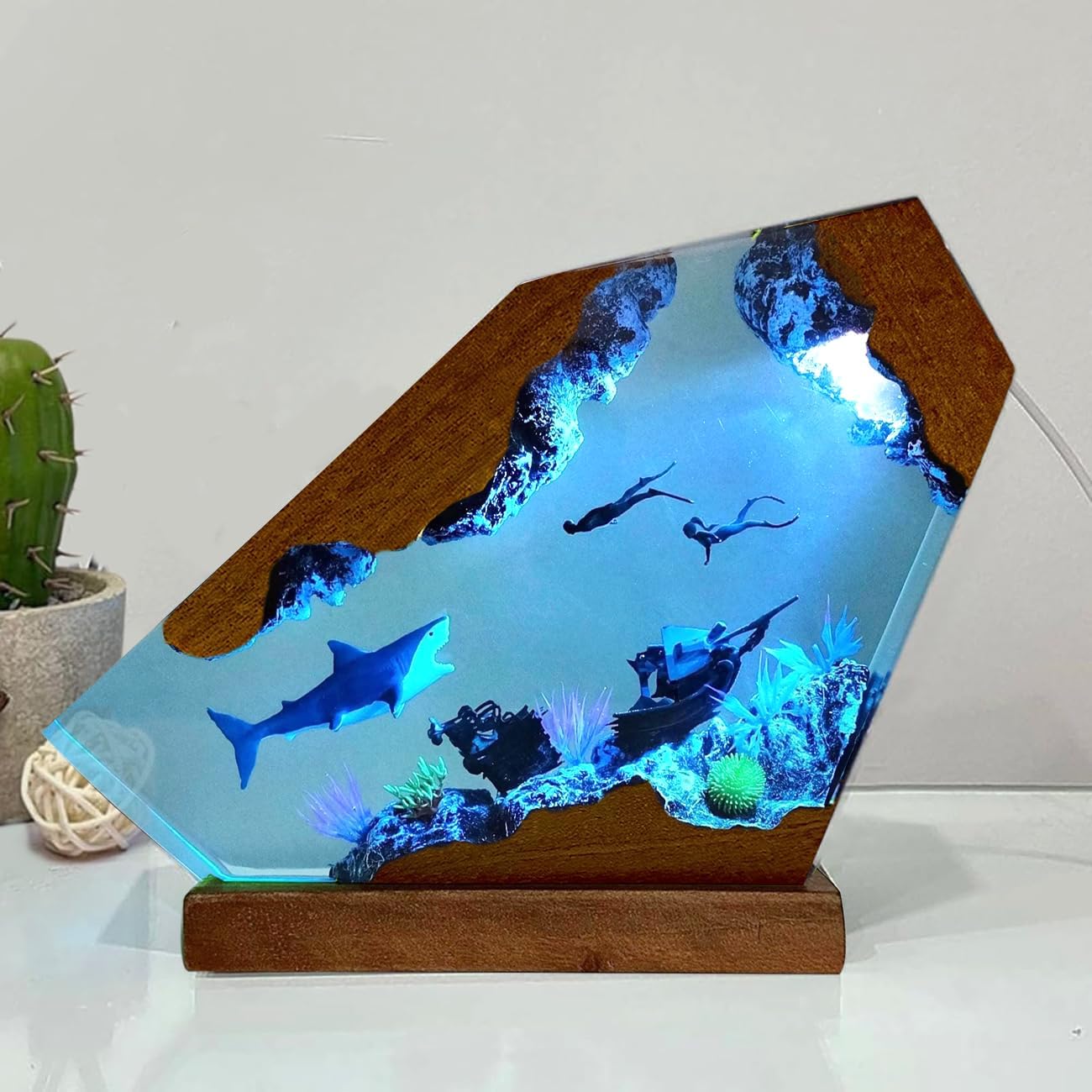 Shark Ocean Resin Lamp, Handmade Resin Night Light for Home Office Decor, Multi-Color LED Light with USB Port, Shark Gifts for Women & Men, Birthday Holiday Marine Biology Gifts for Kids (6"x4")