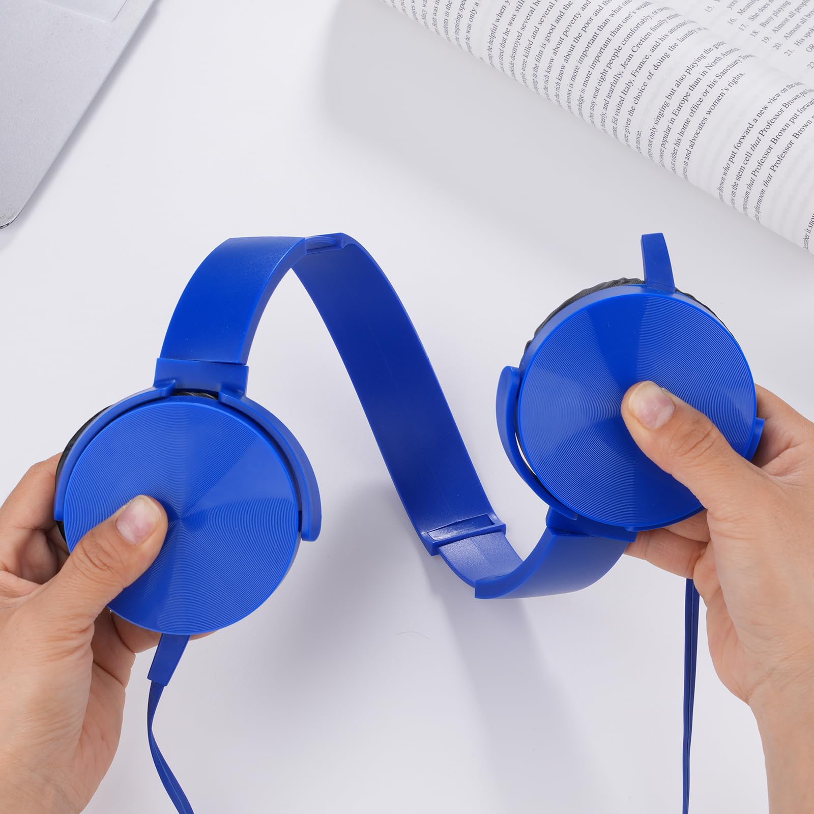 Paquete de 2 auriculares de aula para estudiantes escolares, juego de auriculares duraderos con cable para niños, adolescentes, niños y adultos (LS450, azul oscuro + naranja)