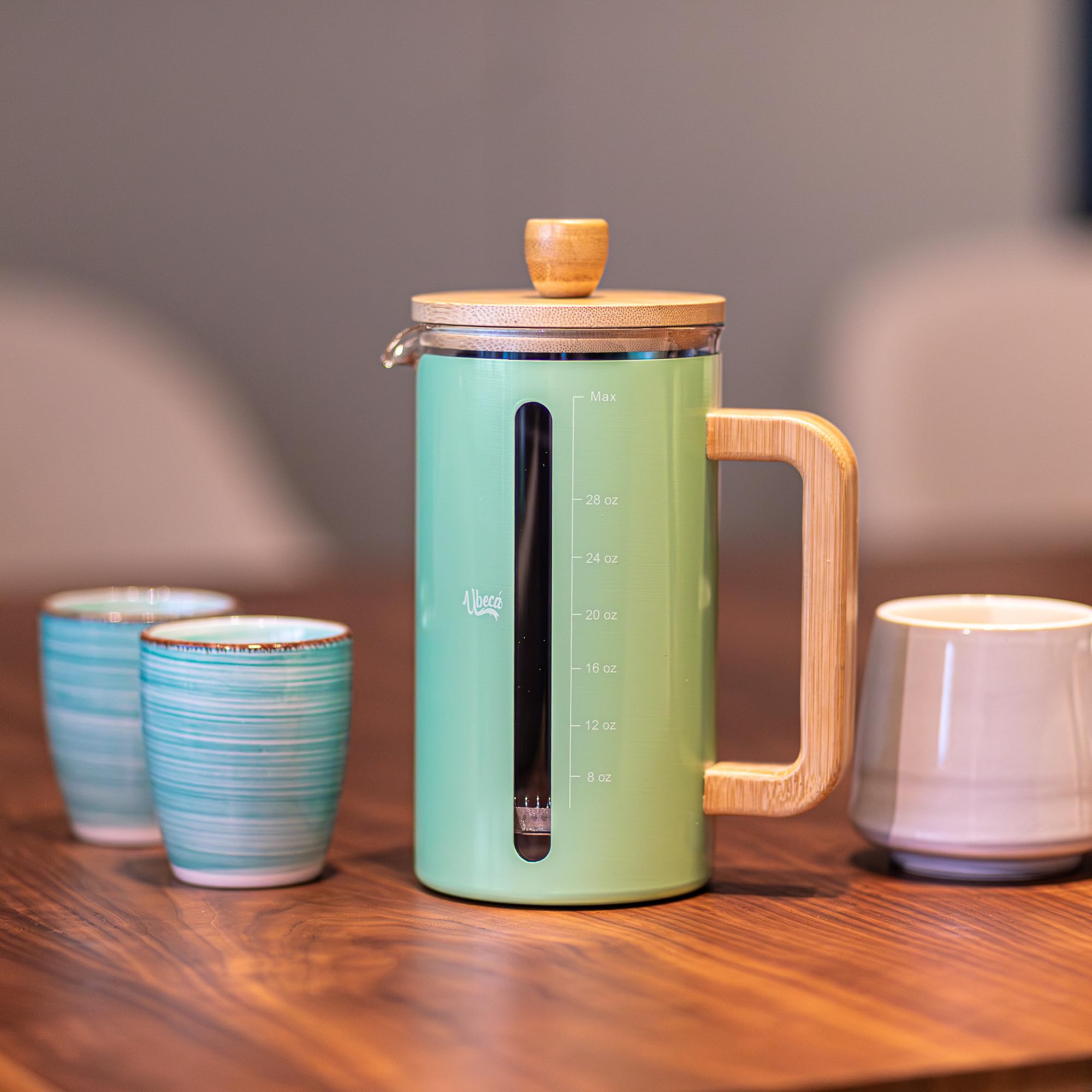 Cafetera de prensa francesa con detalles de bambú, hasta 34 onzas con medidas, color verde menta.