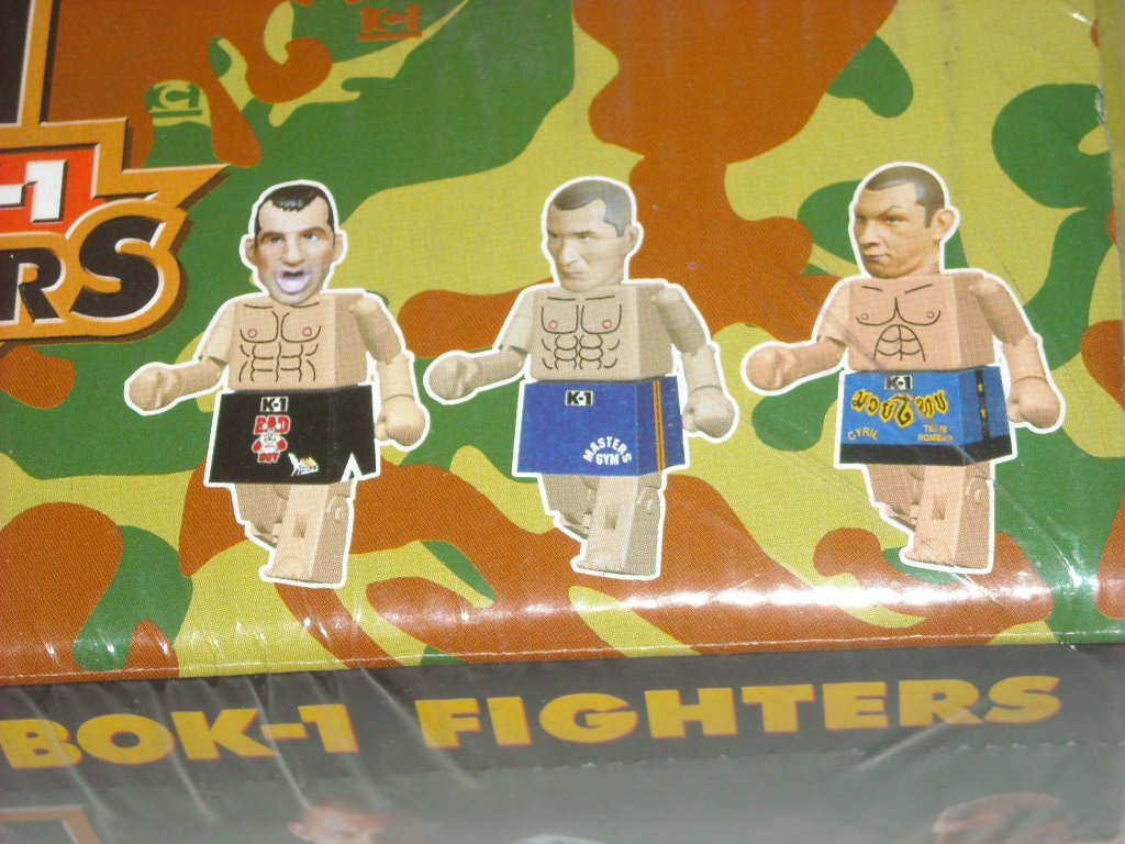 Amazon.co.jp: ROBOK-1 FIGHTERS 1BOX(20個入り) : おもちゃ