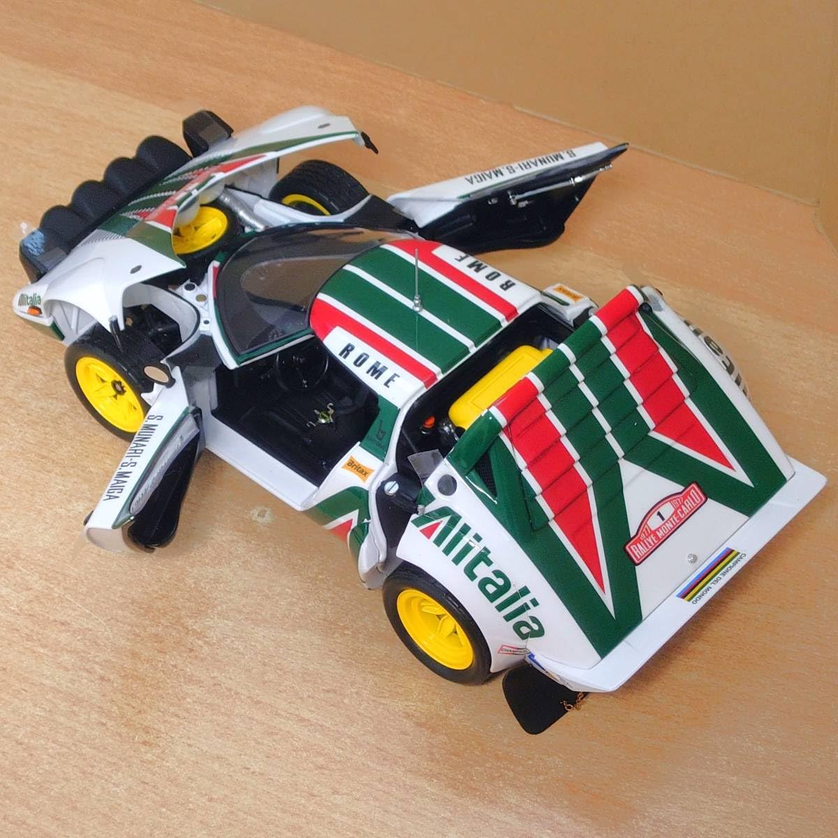 Amazon.co.jp: 1/18 ランチアストラトスHF 1977 モンテカルロ #1 京商