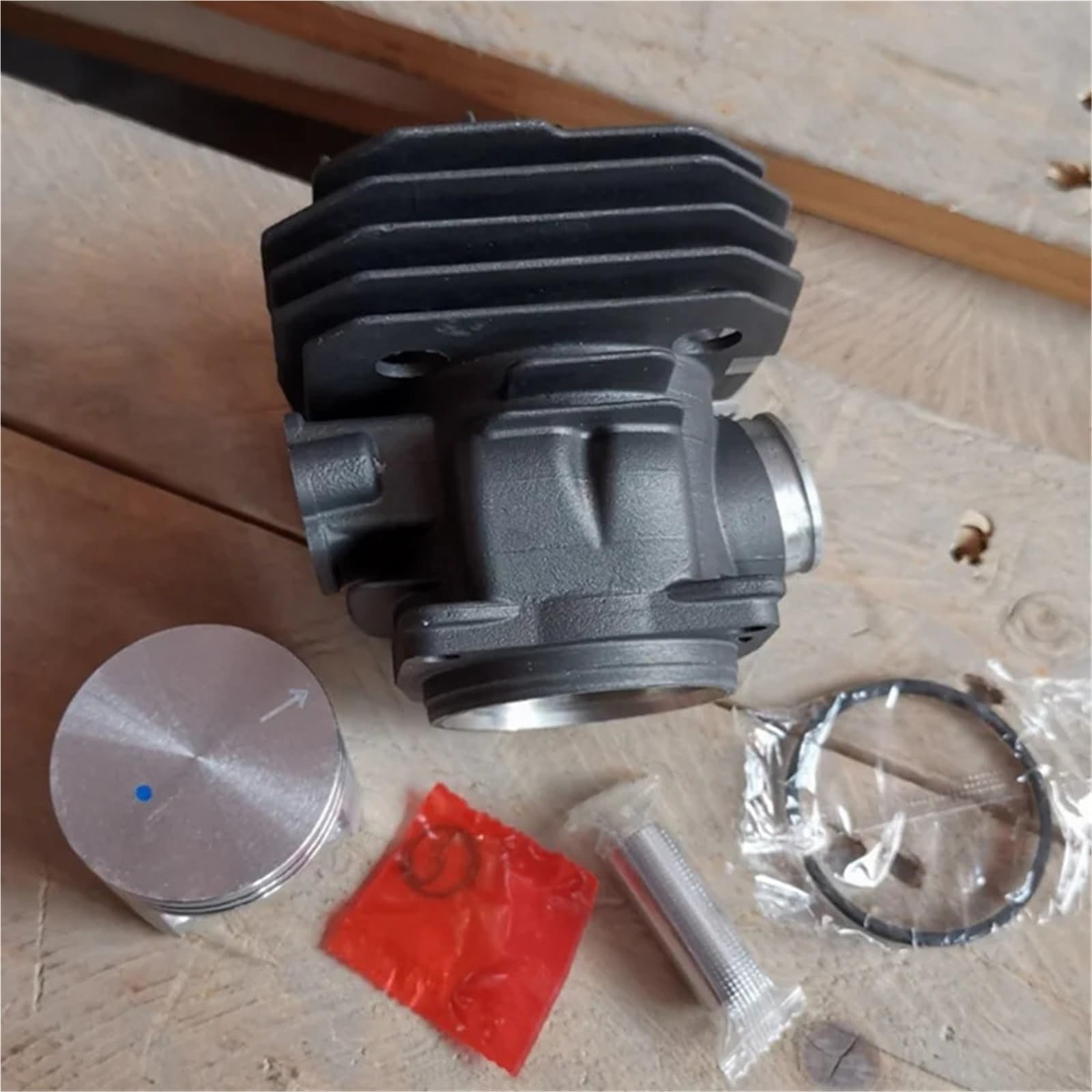 Zestaw tłoka cylindra Om965 (48 mm) pasuje do pił łańcuchowych Oleo-mac 965 do zespołu cylindra do zespołu zacisków pierścieniowych Kolben