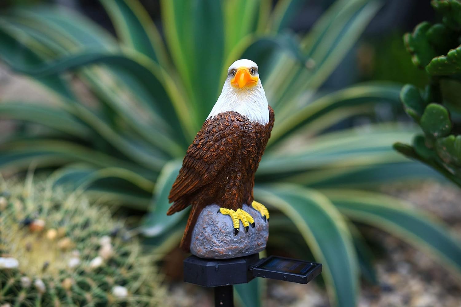 Eagle Figurine Garden Solar Stake Light Eagle Solar Lights Outdoor Decorative Bright Light Eagle Statue for Garden, Lawn, Patio, Yard Decoration（2pack）