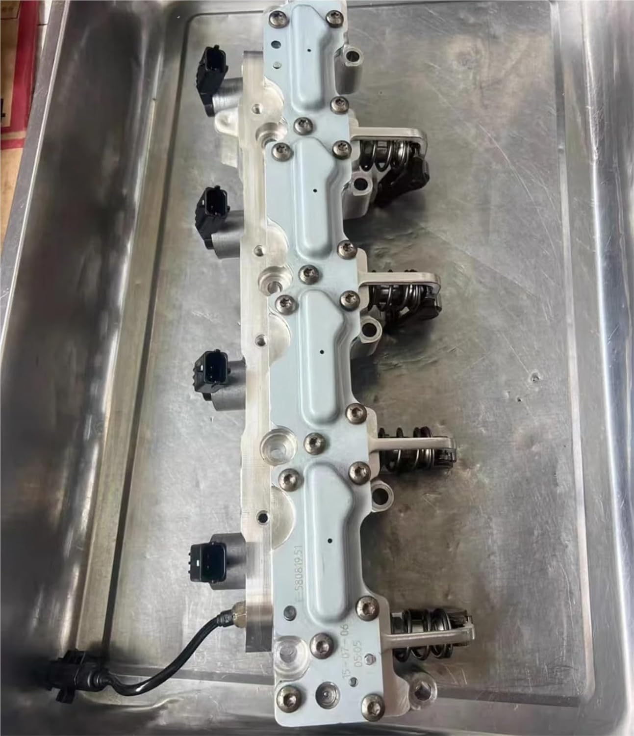 24T electronic rocker arm assembly, OE 05047980AD 05047980AB 05047980AC 05047980AA 5047980AE air VVT valve actuator