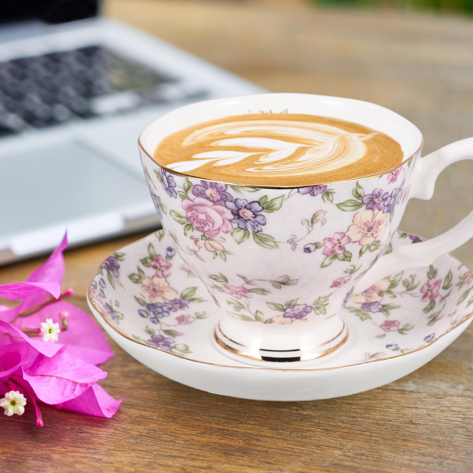 Europäisches Feinem Knochenporzellan Satz und mit Glattem Rand Kaffeetassen Leicht zu Reinigen Einzigartiges Design für Stilvollen Kaffeegenuss Zuhause