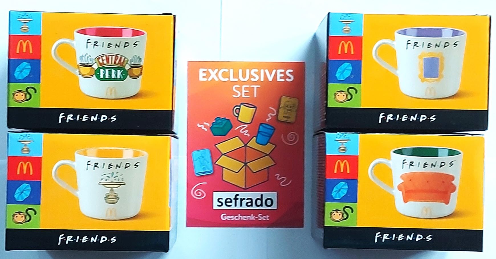Bundle mit McDonalds 4 Friends Tassen 2025 Central Perk - Sofa - Spiegel - Fontäne mit exclusiver Geschenkkarte Teetassen Set - Kaffee Tassen Sets - Bechersets - Kaffeebecher Keramik Becher