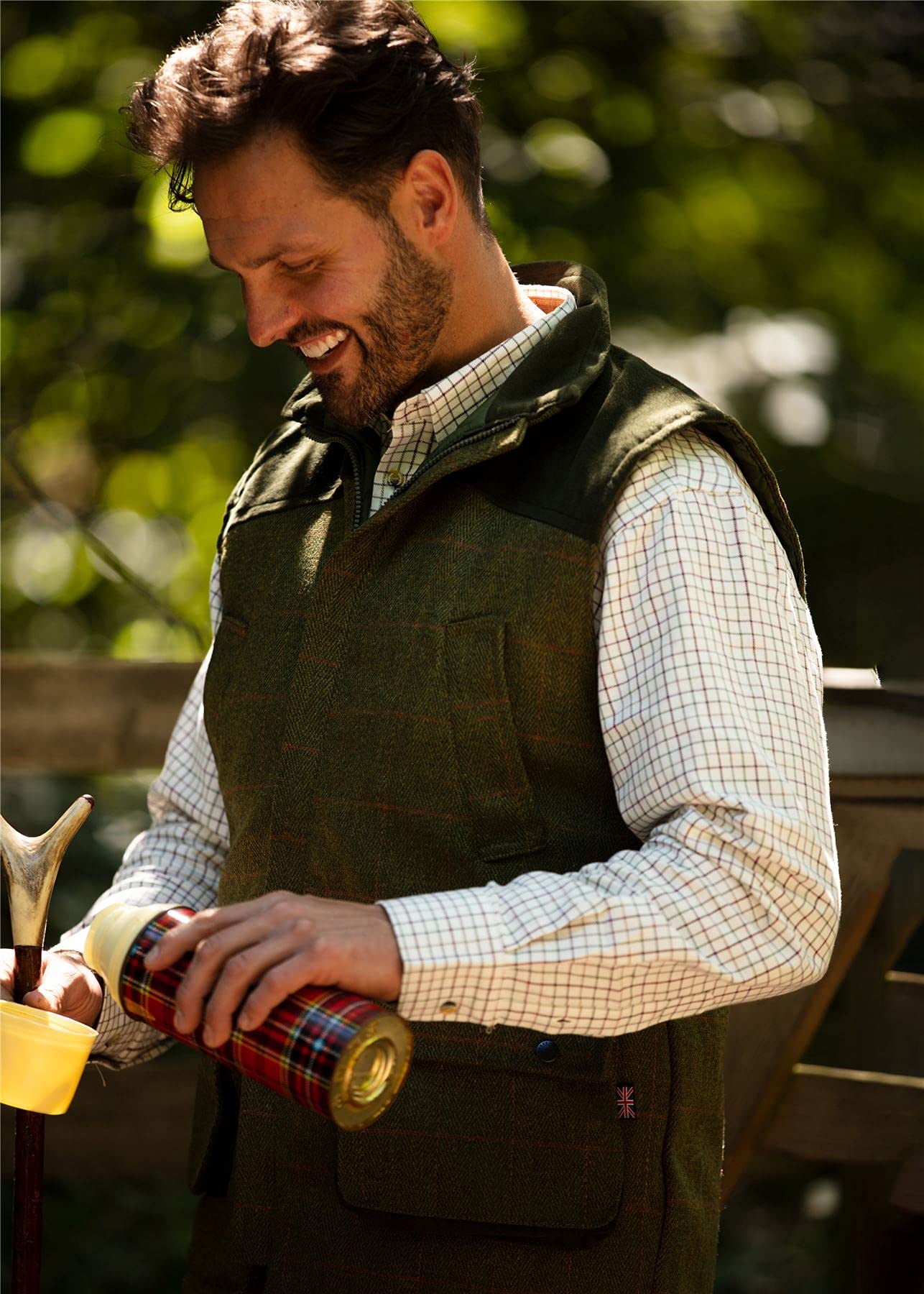 Walker & Hawkes - Herren Country-Weste - Klassisch Schottisch aus Harris-Tweed - Fischgrätmuster - Overcheck-Tartanmuster - Clinton-Braun - 48-62