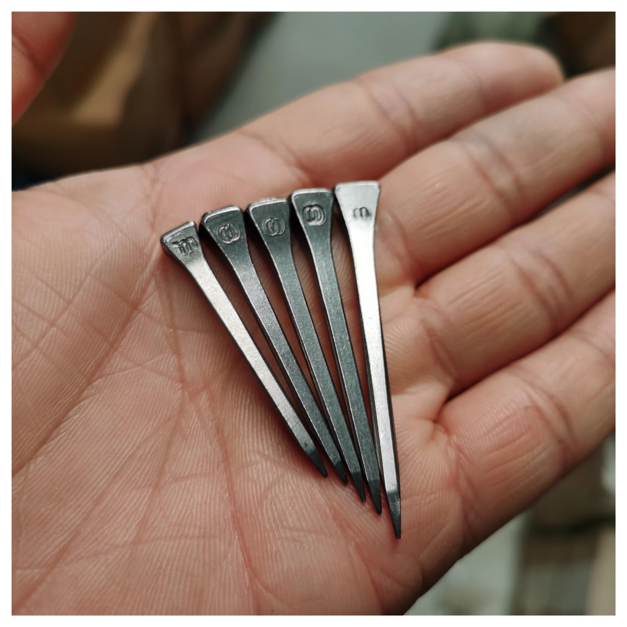 Clavos de herradura E4 E-Type (250 piezas) 47,5 mm, una caja