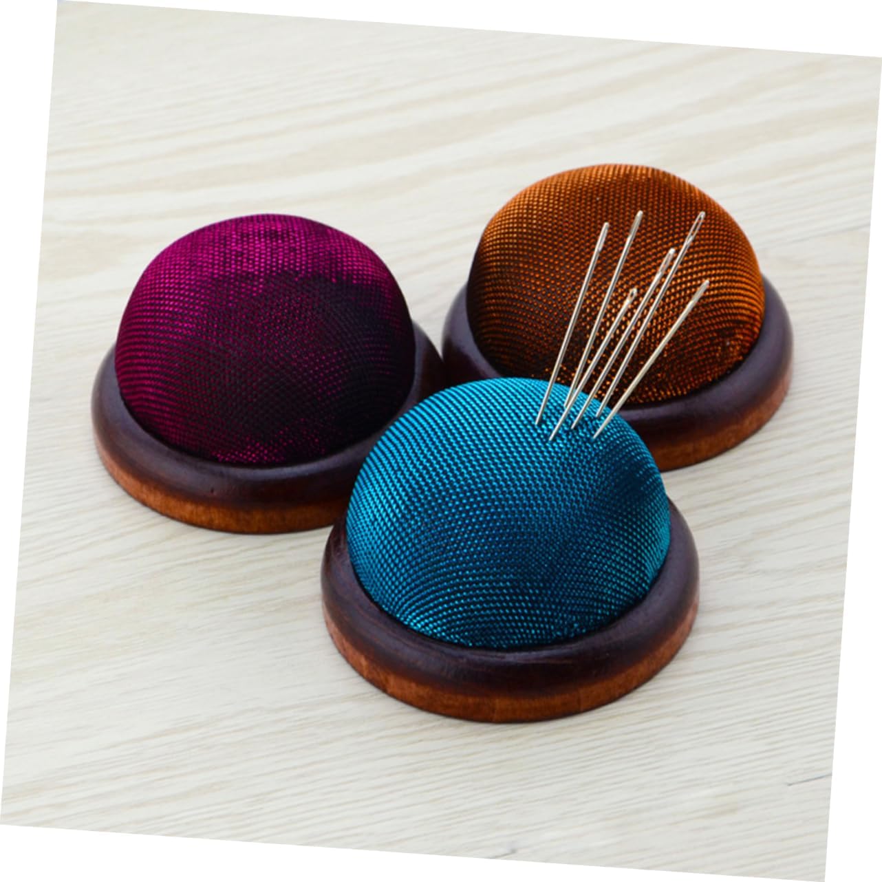 TEHAUX 6pcs Glitter Wooden Base Pin Cushion Stylish Needle Holder for Sewing Crafts and Home Decor Red