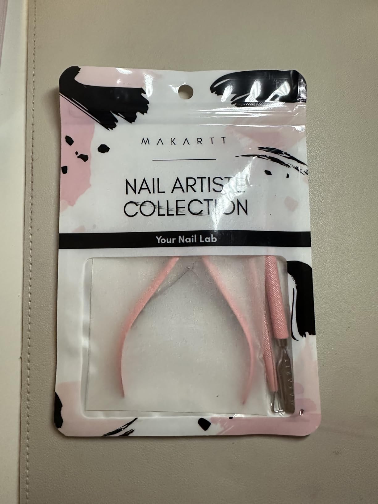 Makartt Cuticle Trimmer with Cuticle Pusher, 3 PCS Pink Nail Cuticle Nipper Professional Pedicure Manicure Tools with Stainless Steel Dual End Pusher, Nail Scraper