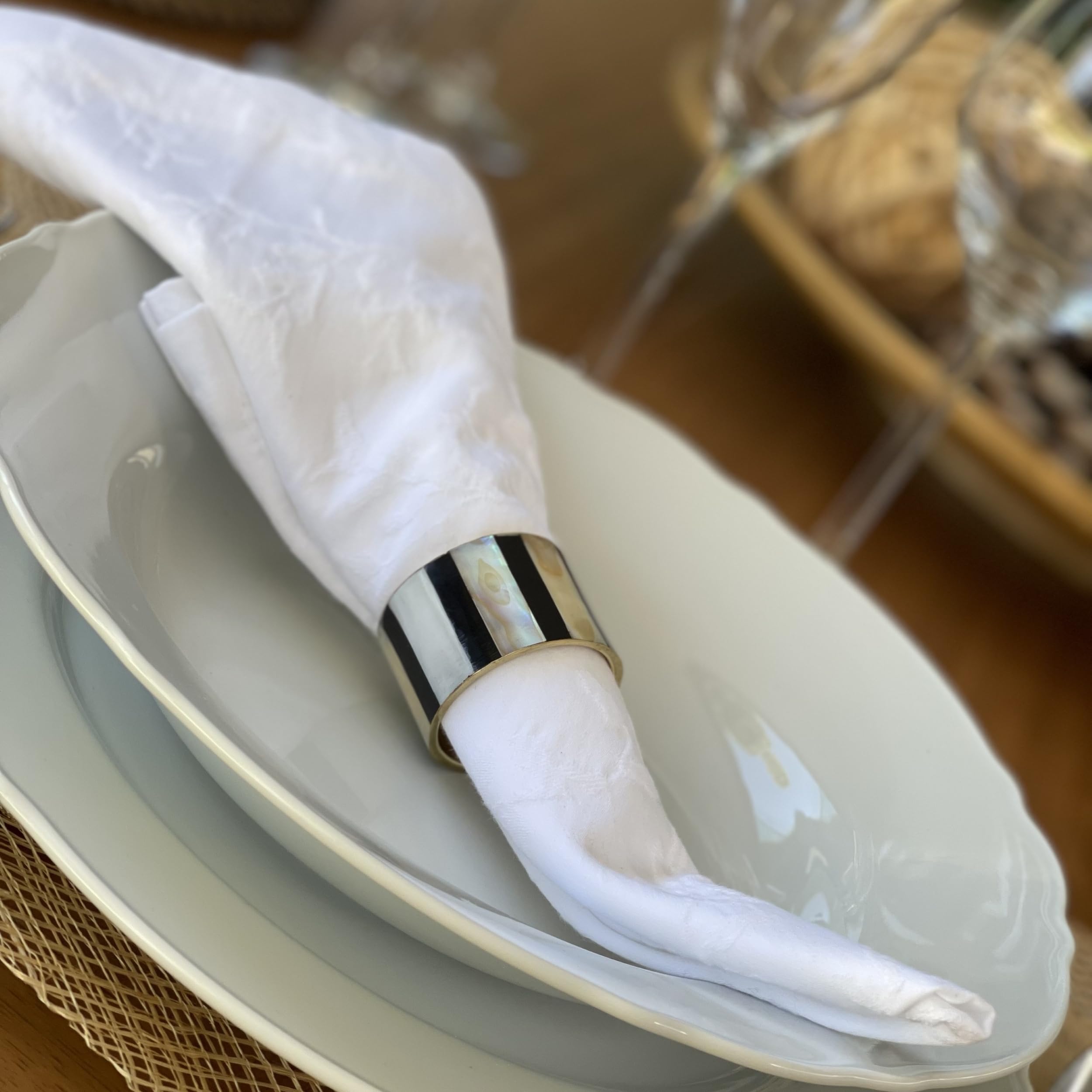 Serviettenringe Gold mit Natur Perlmutt Schwarz Weiß - Elegante Serviettenringe für Tisch Esszimmer Küche - Dekorative Moderne Serviettenringe - ASTER HOME (10)