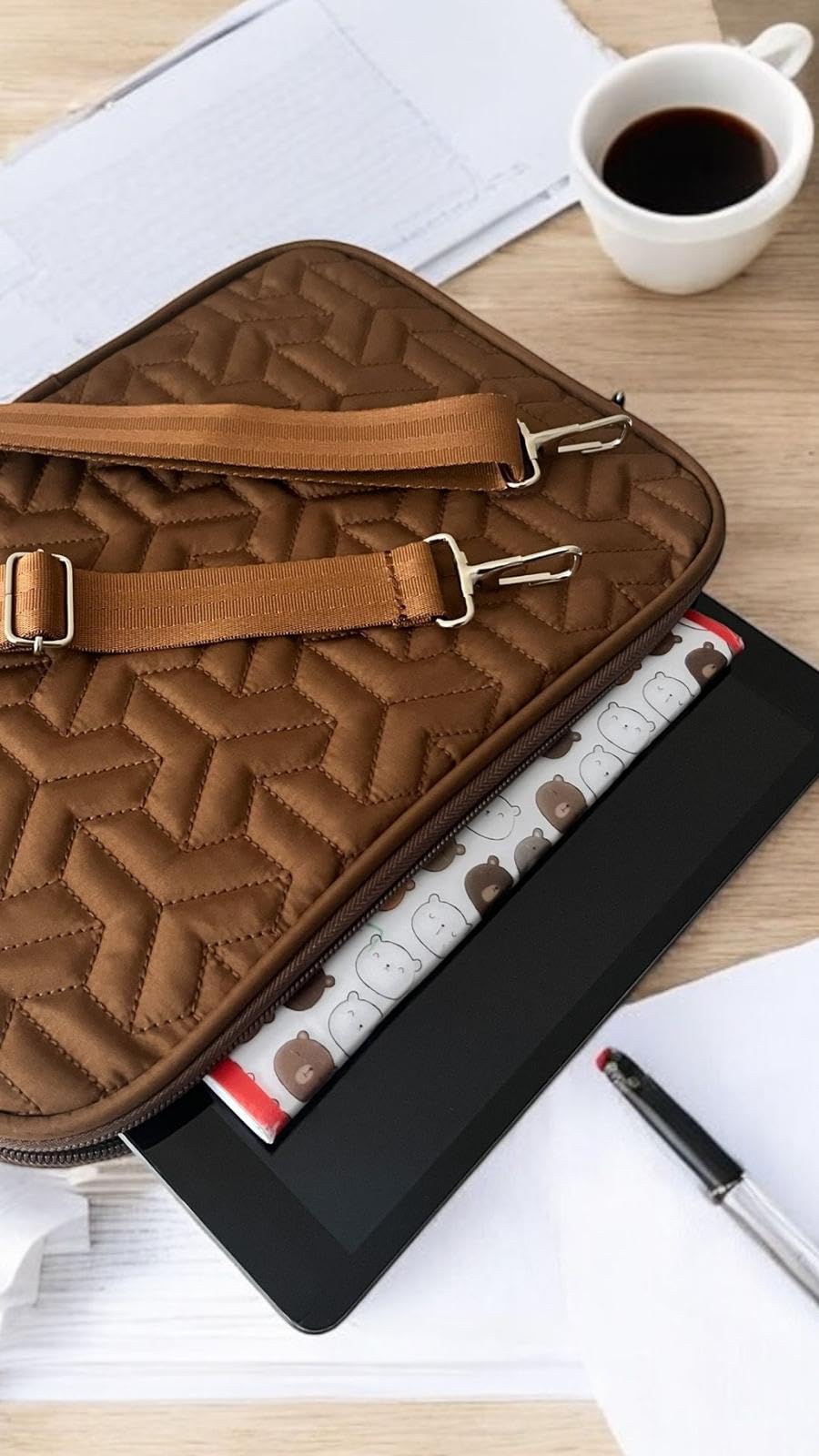 Aggu Bebe Tablet Kılıfı, iPad Air Pro, Matepad, Galaxy Uyumlu, Kapitoneli, Kahverengi, Kapaklı Kılıf, 11-12 inç, Omuz Askılı