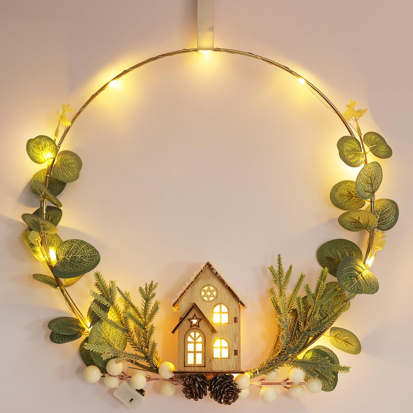 Fensterdeko Weihnachten LED Dekoring mit Holzhaus, Kranz zum Aufhängen Fenster 30cm mit 20 LED Beleuchtet, Deko Weihnachten Hänge Metall Ring mit Kunstblumen, Winter Deko Fenster Deko