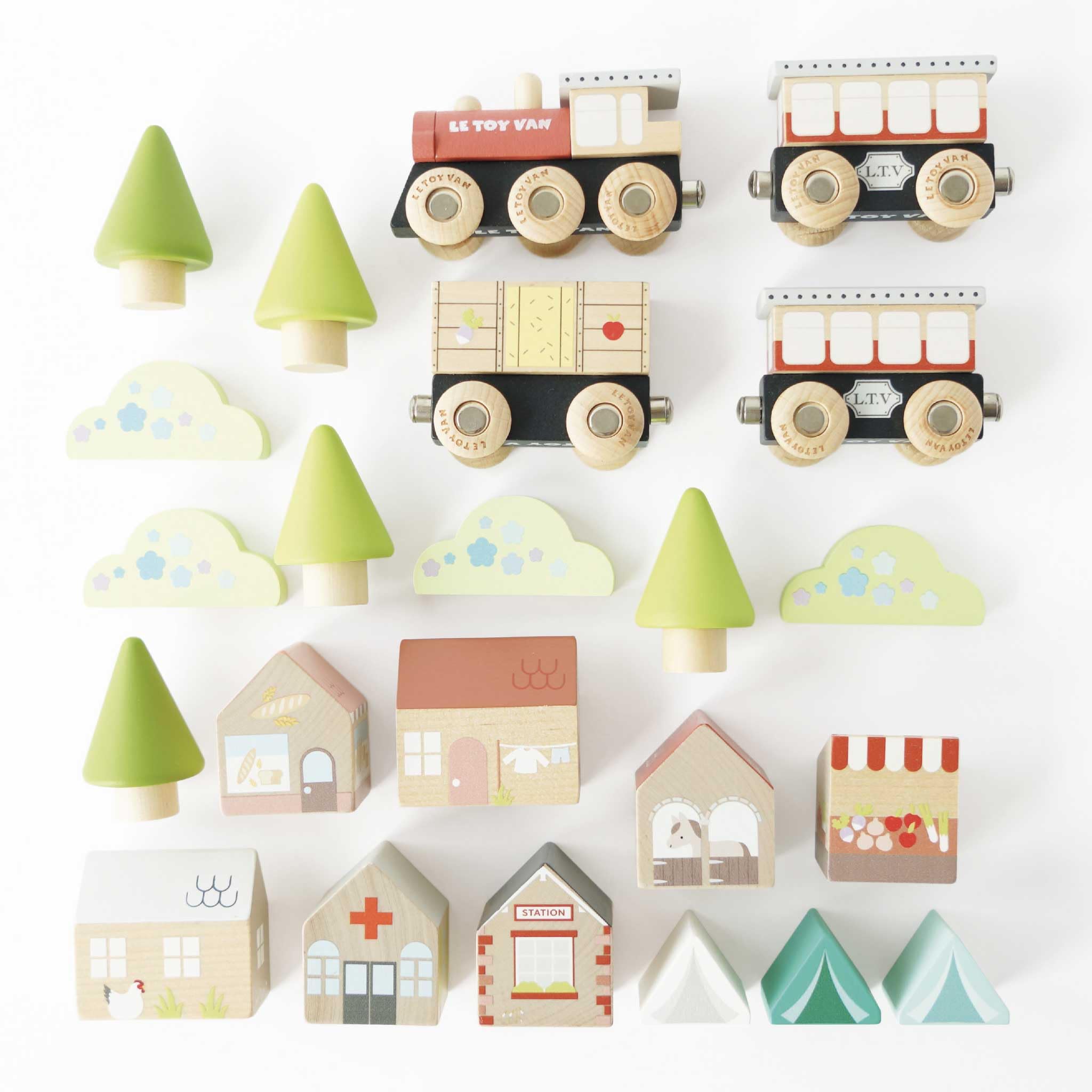 Le Toy Van Drewniany zestaw kolejowy z figurką 8 torów kolejowych, plastikowy zestaw z uniwersalnym kompatybilnym torem kolejowym, odpowiedni dla dzieci w wieku od 36 miesięcy, dziewcząt i chłopców