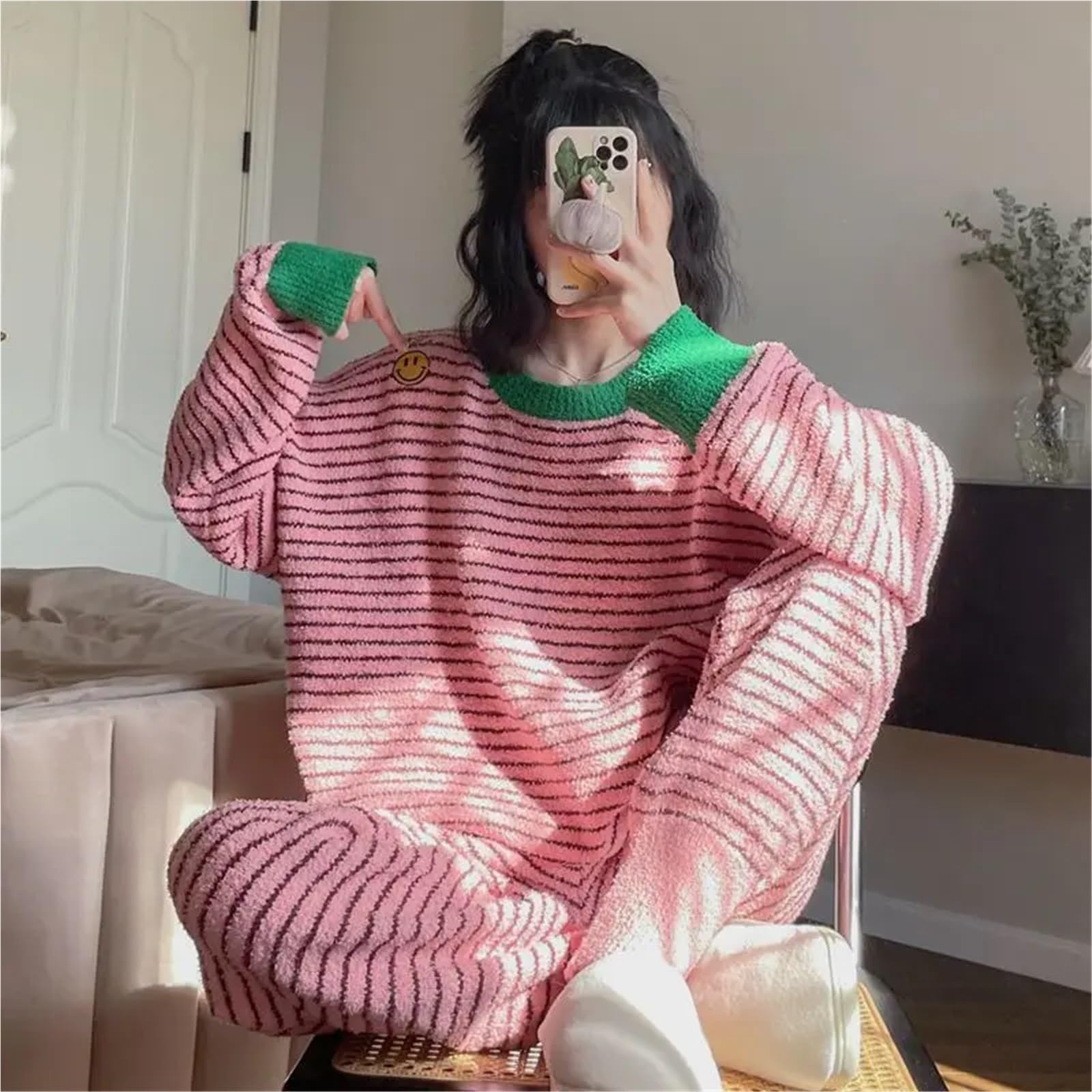 Autumn & Winter Women’s Plush Pajama Set – Cute Printed Round Neck Long Sleeve 2-Piece Outfit, Ankle-Length Pants(L (50-60kg))