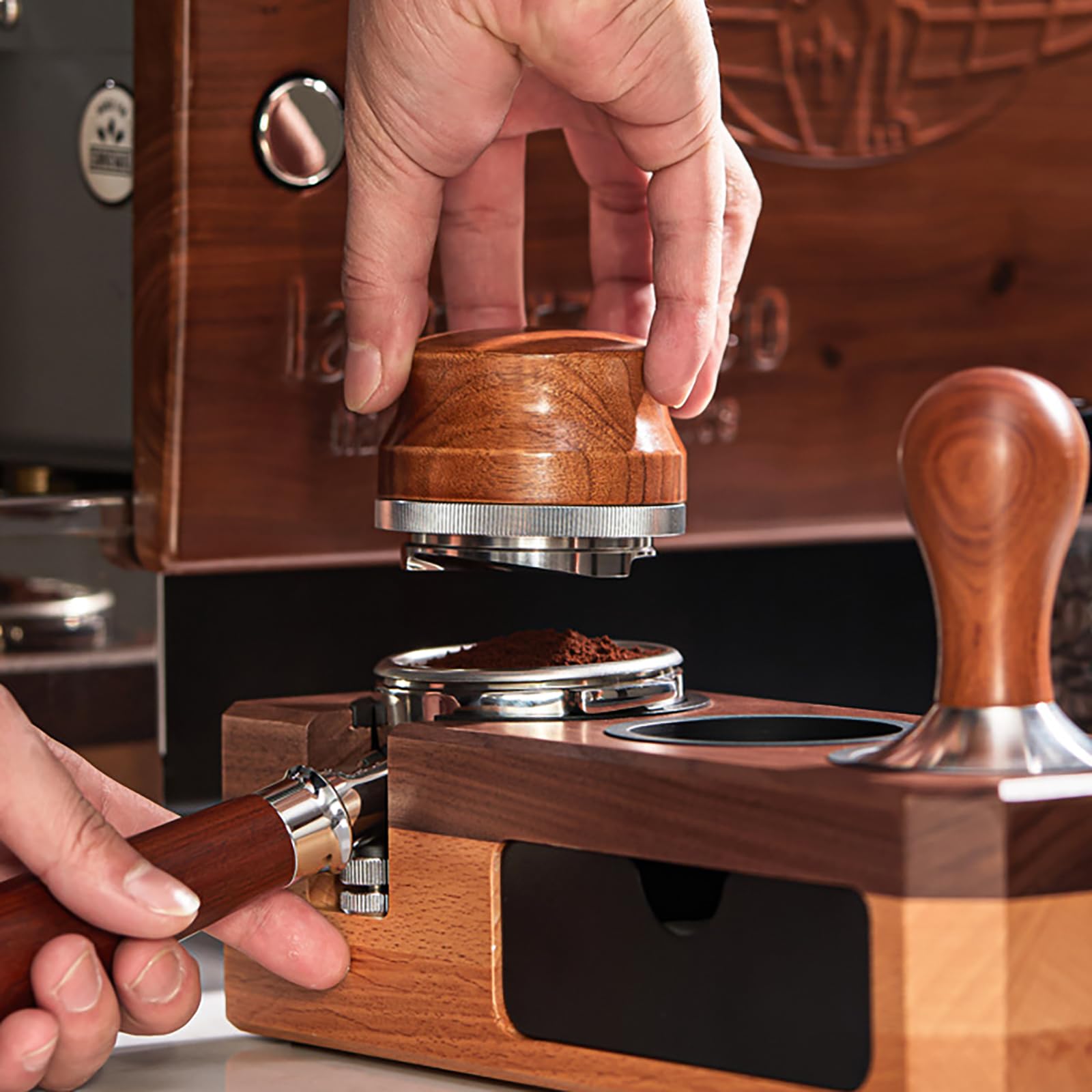 Joyeee Stazione di pressatura per espresso, 58 mm, 54 mm, 51 mm, in legno, accessorio per macchina da espresso, strumenti da barista, regolabile (accessori non inclusi)
