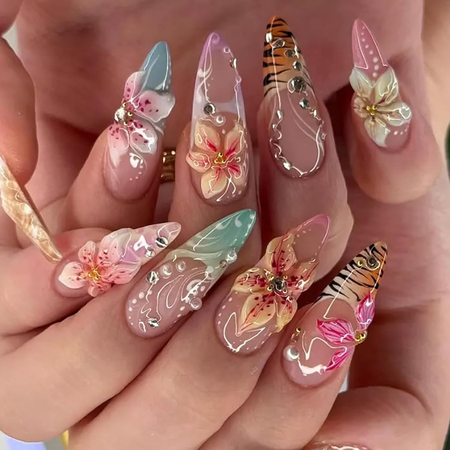 Teardrop Press-on Tips with Pearl Accent 24 Pcs