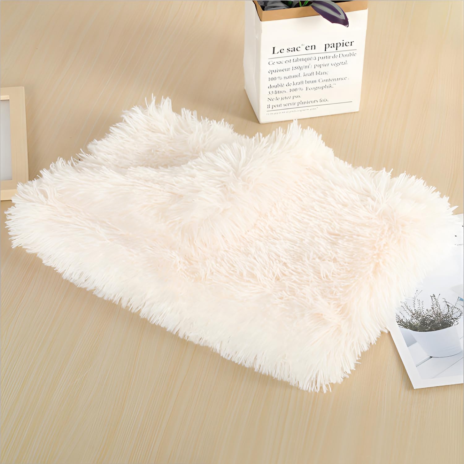 Couverture pour Chats et Chiens, Petite Couverture Chat, Chaud et Confortable, Réversible & Lavable, Tapis Doux pour Animaux 80 x 53cm, Le Confort pour Le Chat et Chien (Blanc)