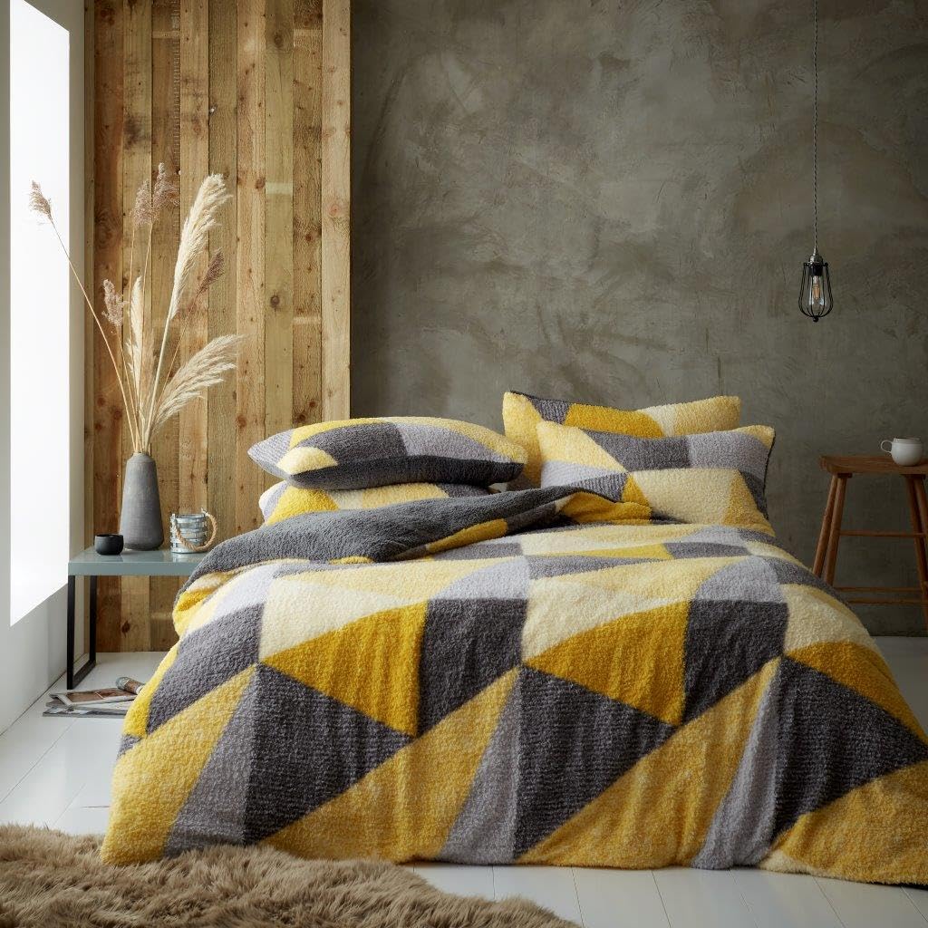 LIZZIE JACOBS Lichfield Geometric Pattern Teddy Sherpa Fleece Super Soft Warm Cosy Duvet Cover Sets Quilt Covers Bedding Sets (King, Ochre/Grey)