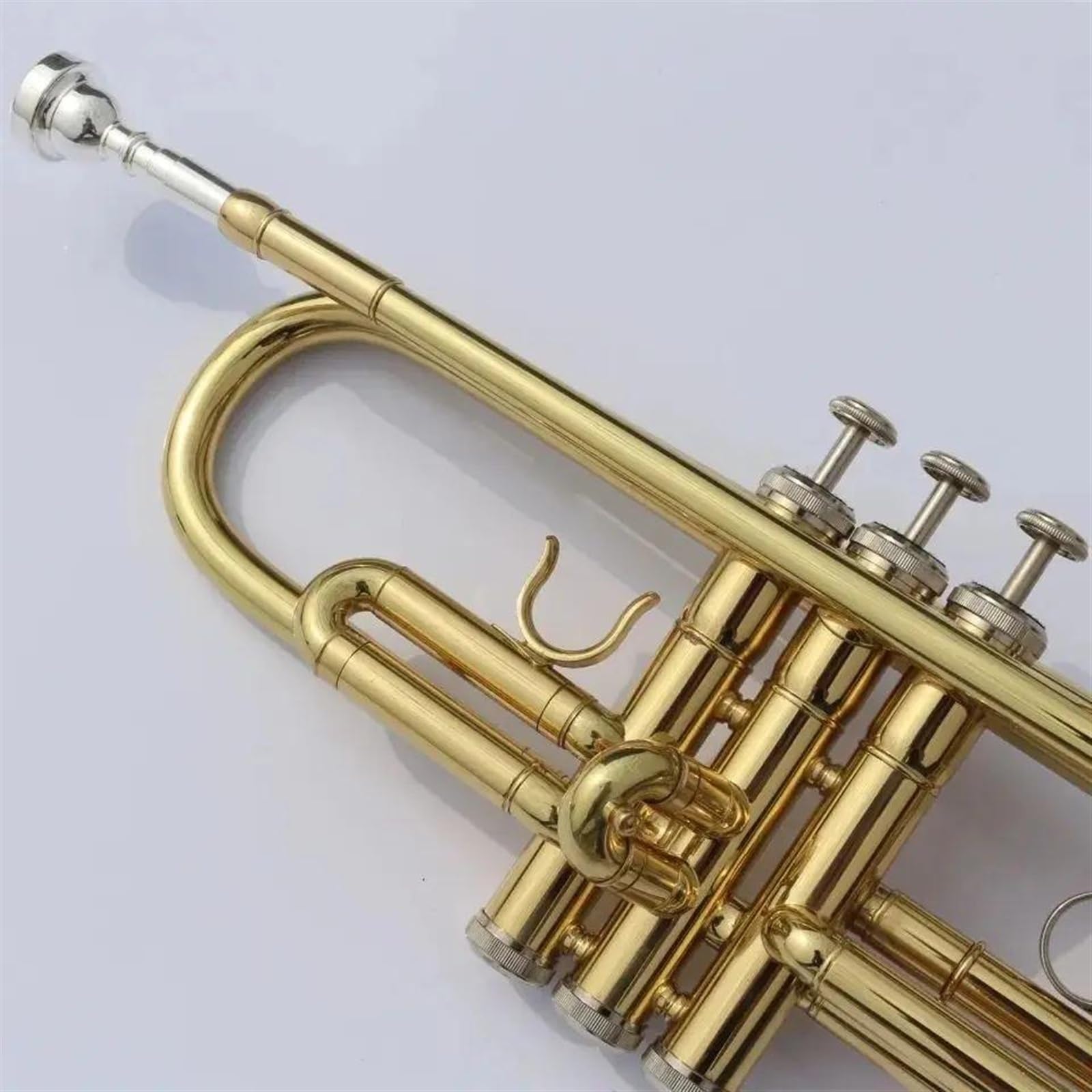 Standard Trąbka Profesjonalna Trąbka B-tone Powierzchnia Pozłacana Trąbka Trójtonowy Instrument Trąbkowy