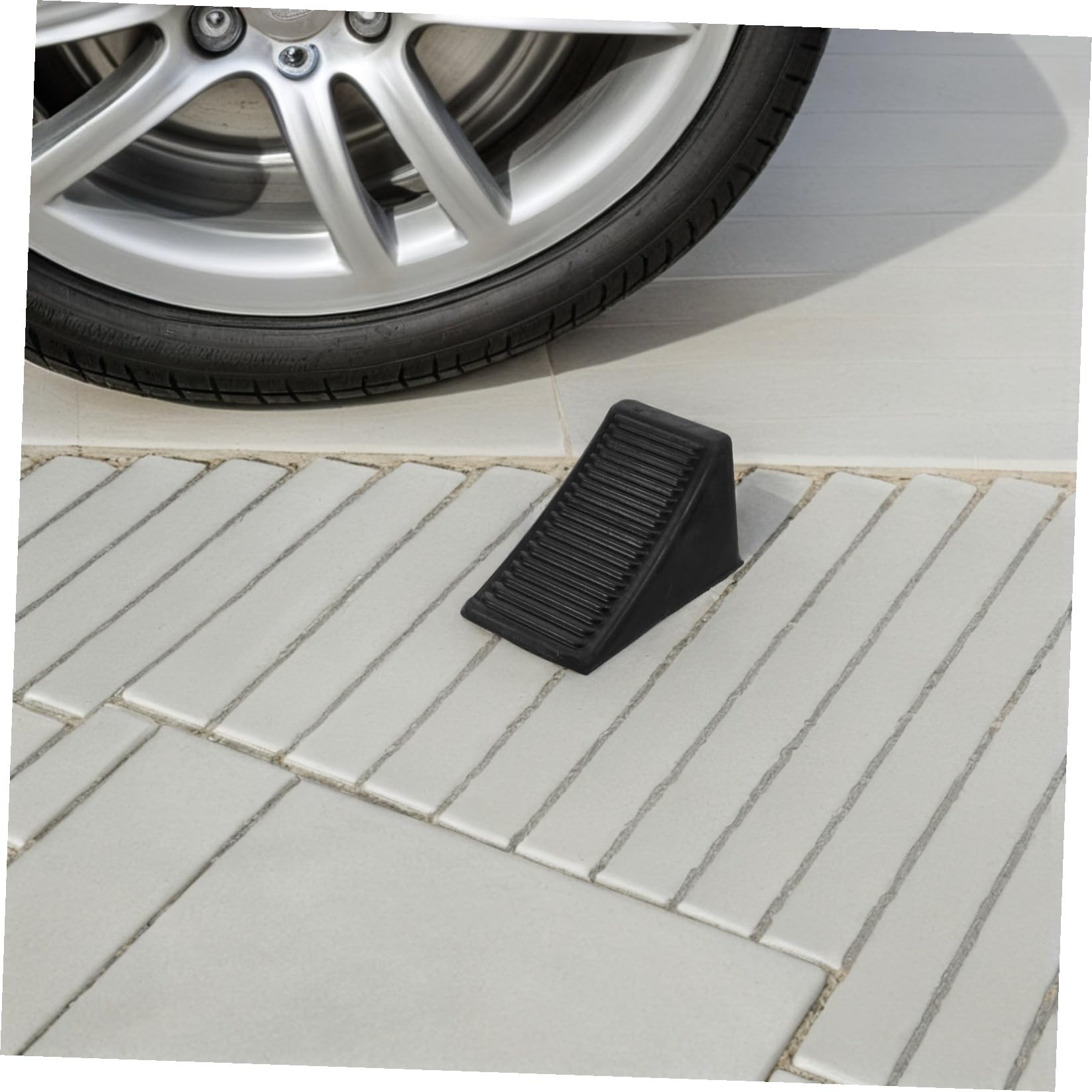 2stücke Radkeile aus Gummi für Garage Parkstopper für Autoreifen mit Antirutschmatte Gummireifenkeile als Parkbordstein für Boden Effektiver Reifenstopper für Pkw