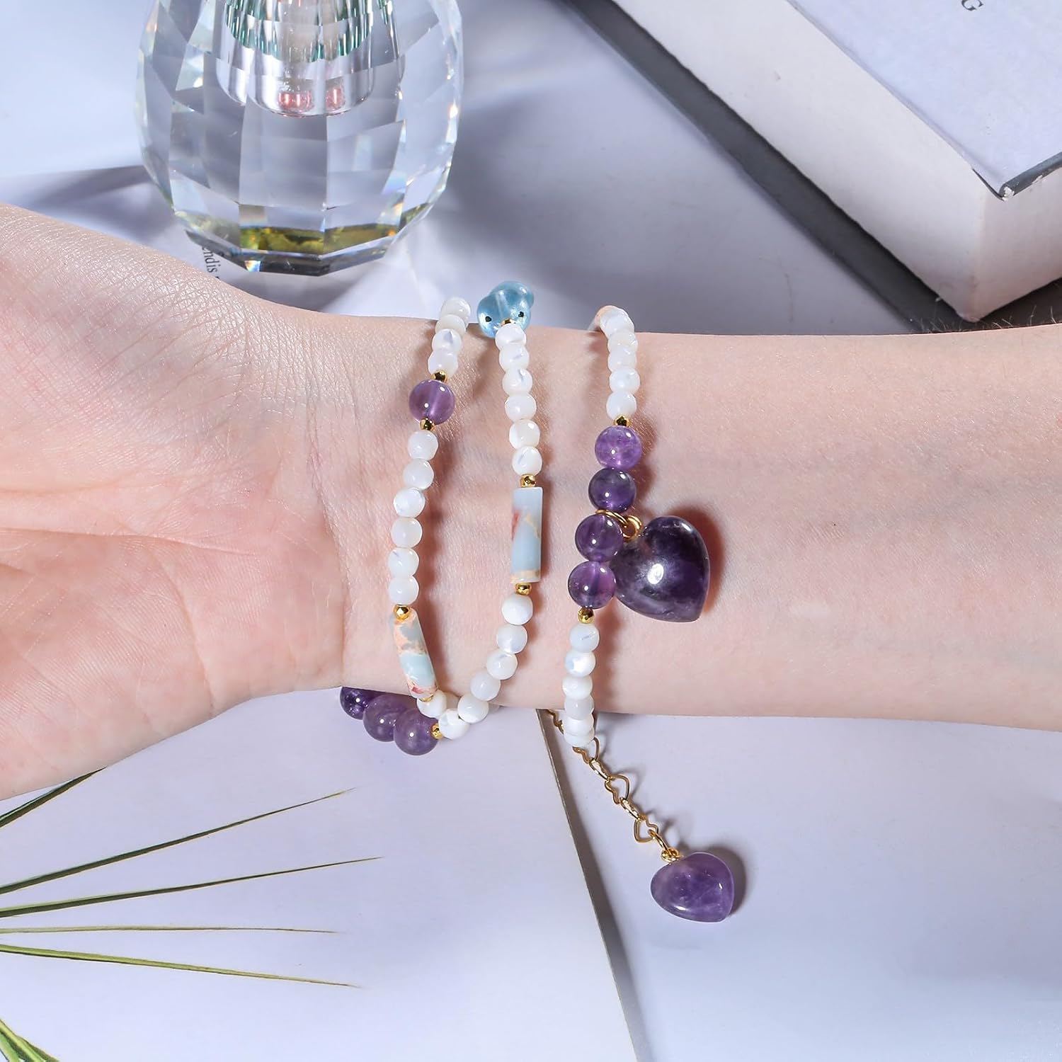 Nupuyai Crystal Heart Shaped Pendant Necklace for Women and Men, White Shell Adjustable Layered Bracelet for Meditation, Yoga