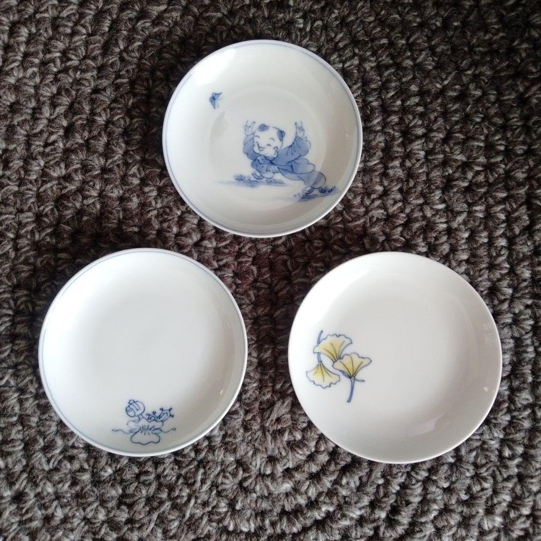 新品未使用【三川内焼唐子絵白磁皿3枚セット】日本を代表する陶磁器希少貴重在銘あり 新品未使用【三川内焼唐子絵白磁皿3枚セット】日本を代表