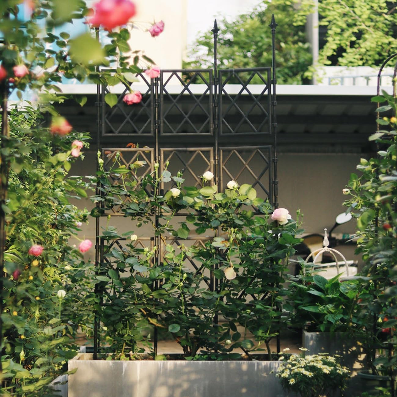 Telaio da giardino in metallo per interni ed esterni, supporto a reticolo da parete per piante in vaso, decorazione per patio, prato e cortile