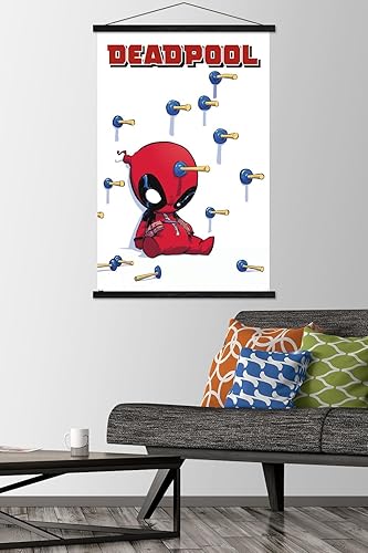 Miniatura 2 de Trends International Marvel Comics Deadpool - Póster de pared de dardos, 22.375 x 34 pulgadas, paquete de impresión premium y colgador negro