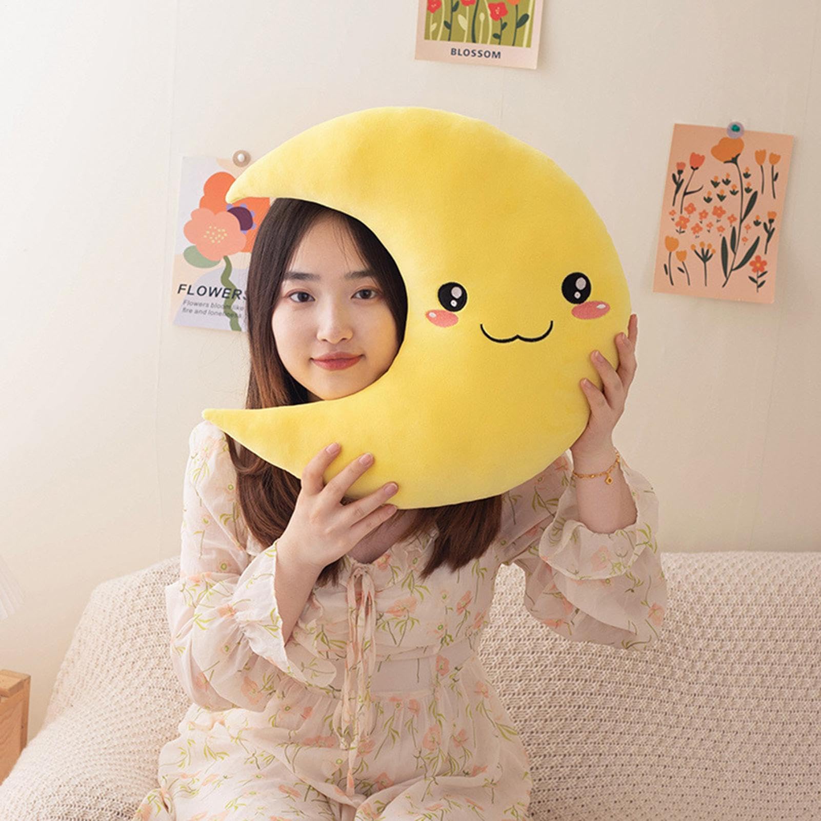 Almohada en forma de luna, cojín de peluche suave, almohada de 9.84 pulgadas con función de felpa, accesorio de decoración de guardería, cama con diseño auténtico, regalo para niños para habitación y — view 6