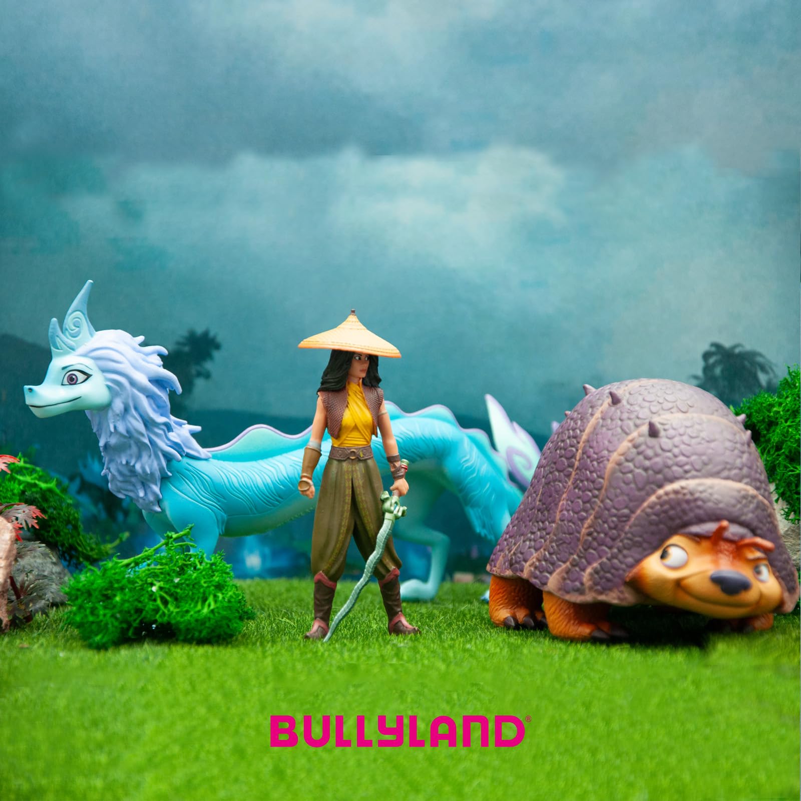 Bullyland 11502 - Figurka do zabawy smok wodny Sisu z Walt Disney Raya i ostatni smok, ok. 23 cm, wierna w szczegóły, idealna jako mały prezent dla dzieci od 3 lat | Idealna jako dekoracja, mały prezent dla dzieci od 3 lat, wierna szczegółowa figurka kole