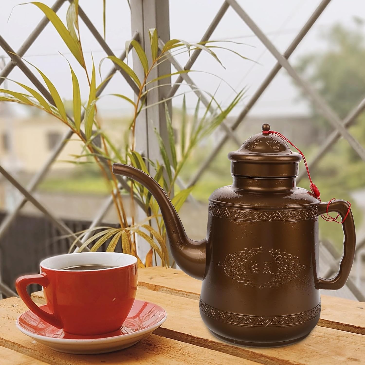 Vintage Plastic Water Pitcher with Lid, 2.5l Coffee Jug