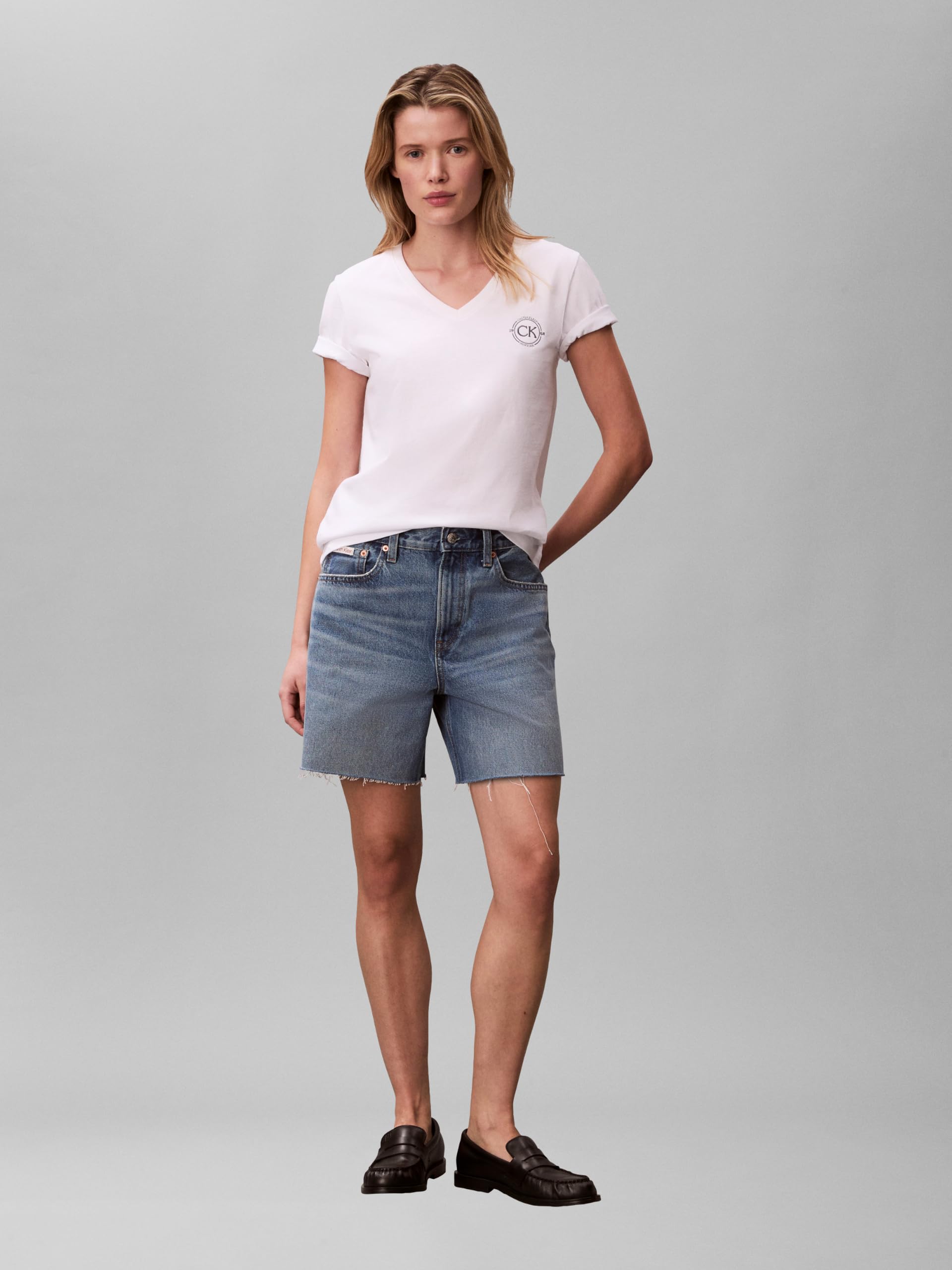 SS VNECK GRAPHIC TEE T-shirt Kadın