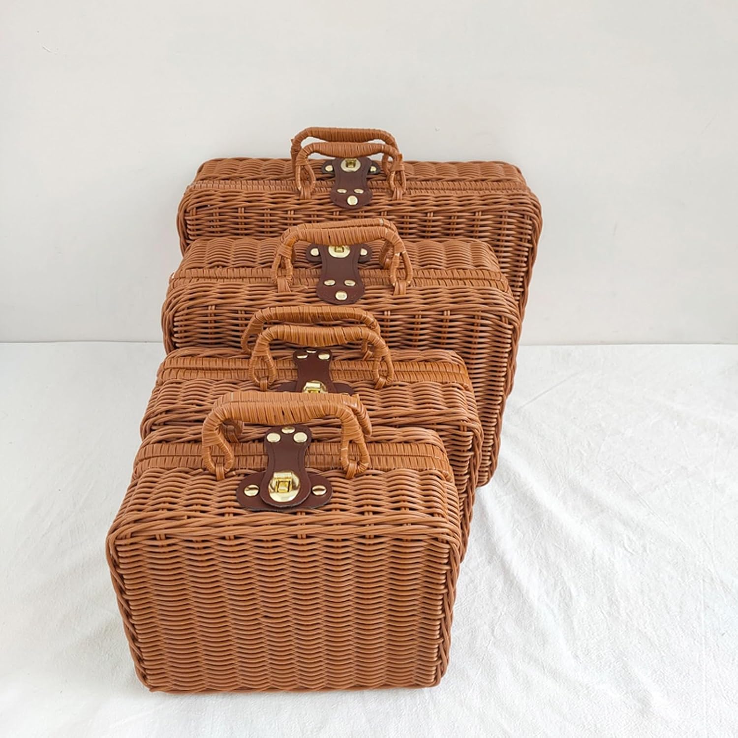 Wicker Picnic Basket, Decorative Prop Suitcase Vintage Storage Hamper Makeup Organizer, Picnic Accessories, for Travel Camping(22x17x11cm)