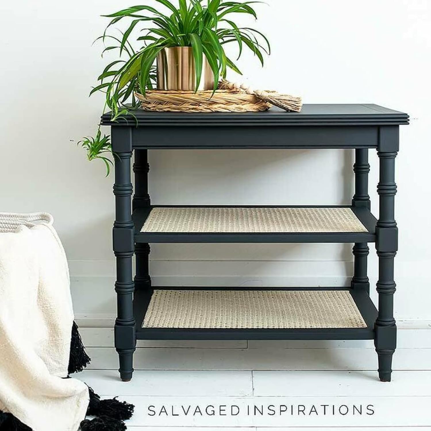 Dixie Belle Paint Company Silk All In One Mineral Paint - Black Sands ( 32oz | 946mL ) - Built in Primer, Built in Topcoat - Chalk Paint for Furniture, Cabinet, Wood, Metal, and Home Decor, DIY